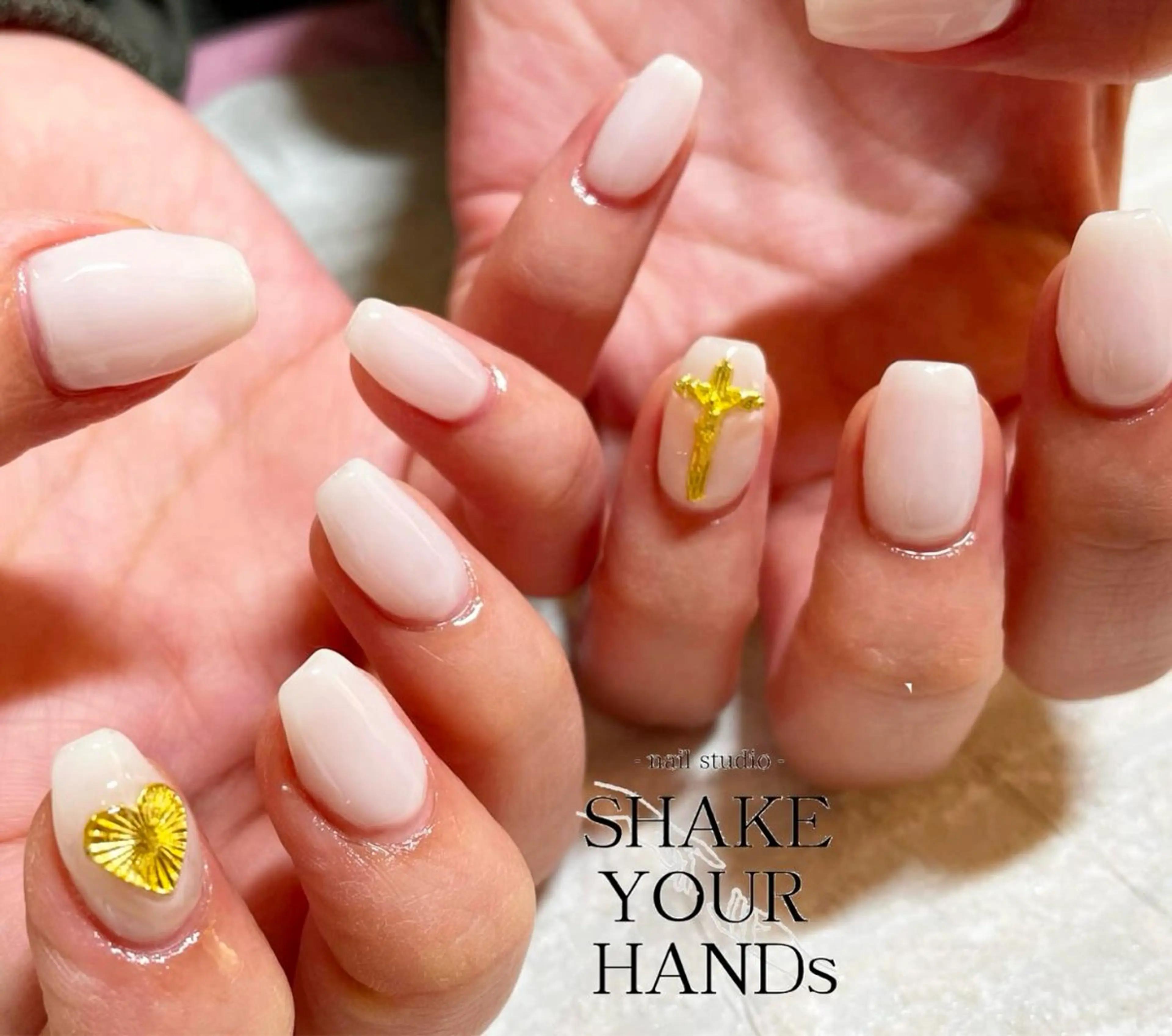 ネイル ハンドネイル ネイルスタジオ シェイクユアハンズのネイルデザイン