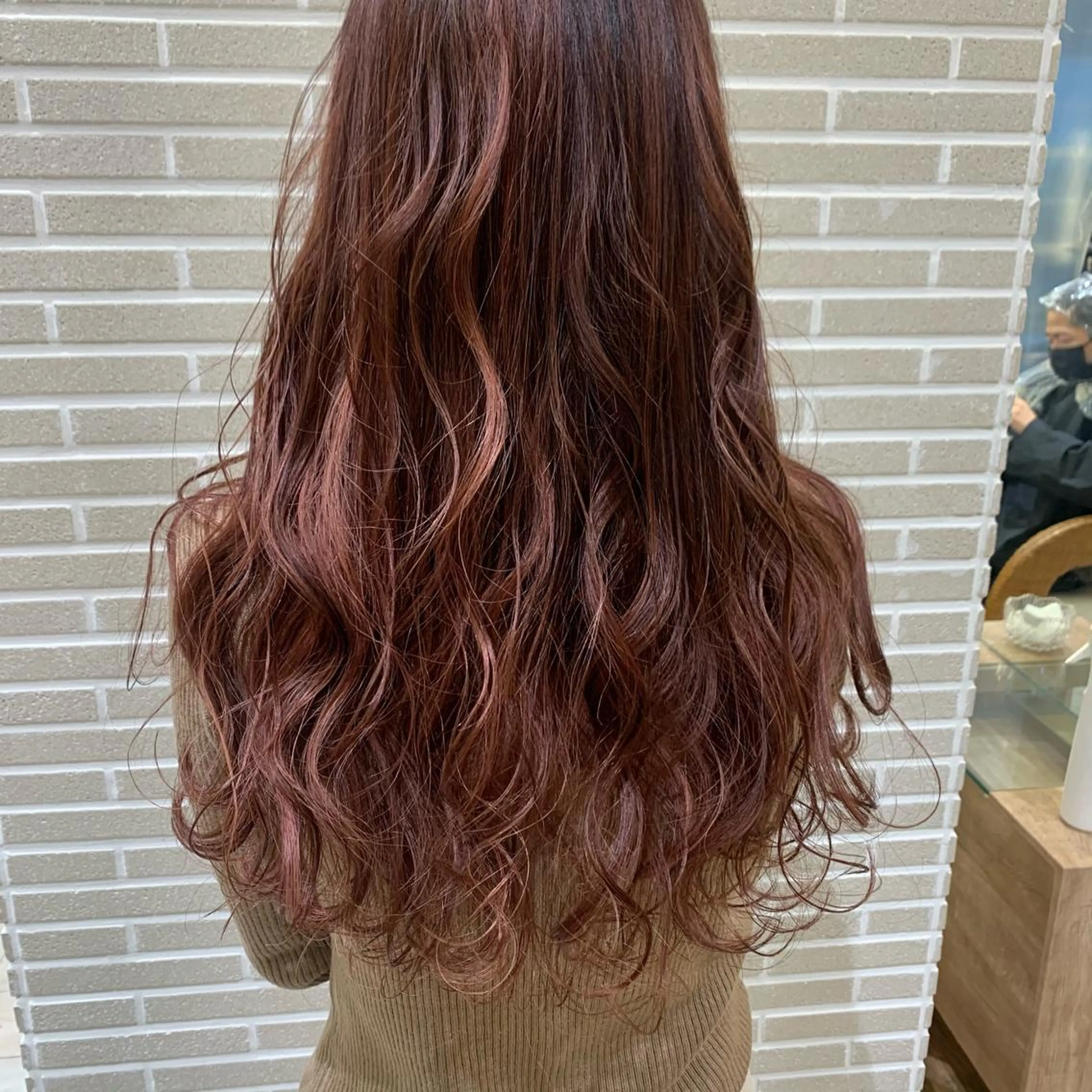 ロング ハイライト カット ヘアカラー トリートメント amie三ノ宮所属・潟上 菜摘のヘアスタイル