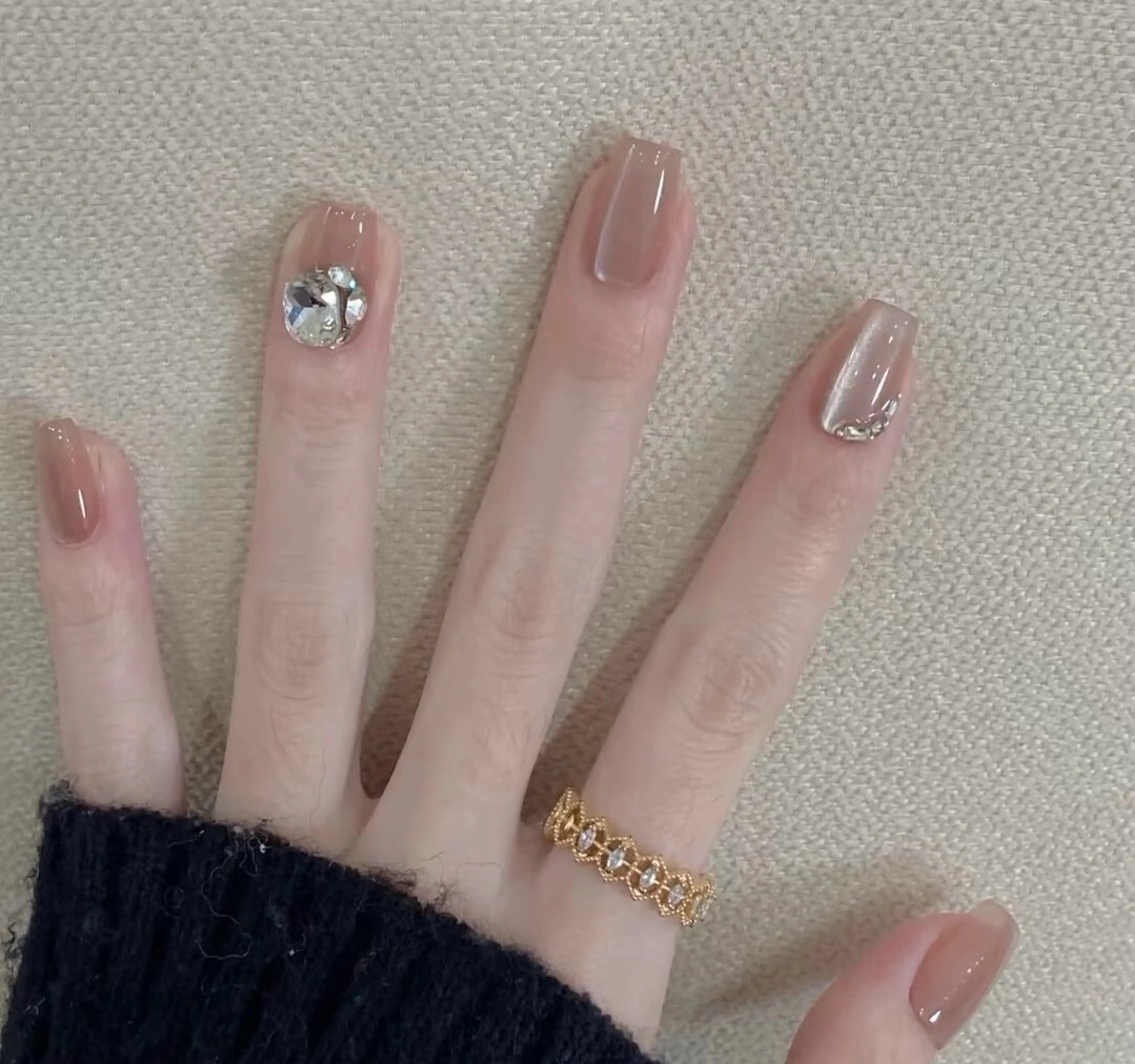 ネイル チークネイル 長さ出し フラワーネイル フレンチネイル ガーリー SunNail池袋駅 ワンホンネイルのネイルデザイン