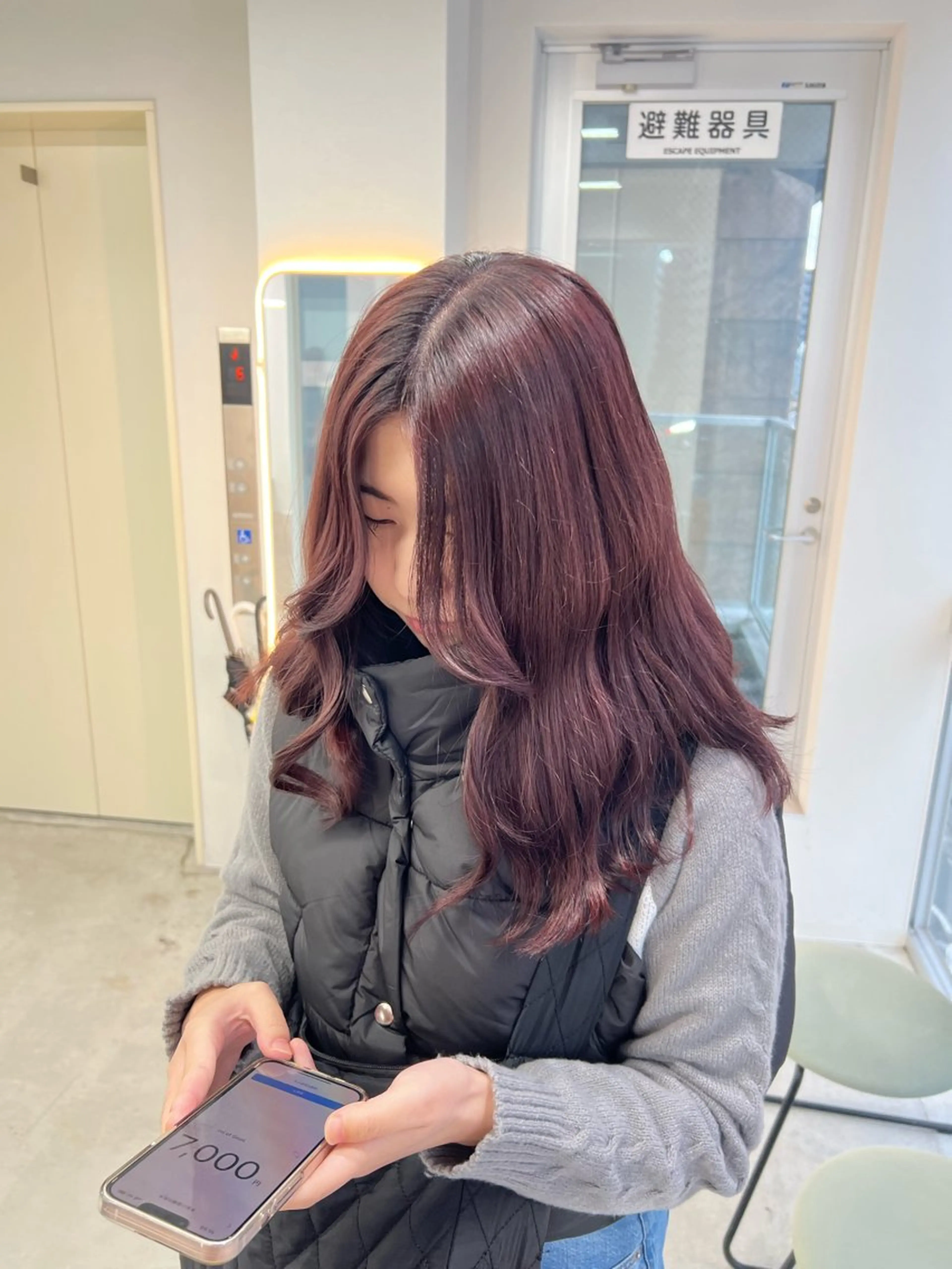 ロング ヘアカラー maya レイヤーカットのヘアスタイル