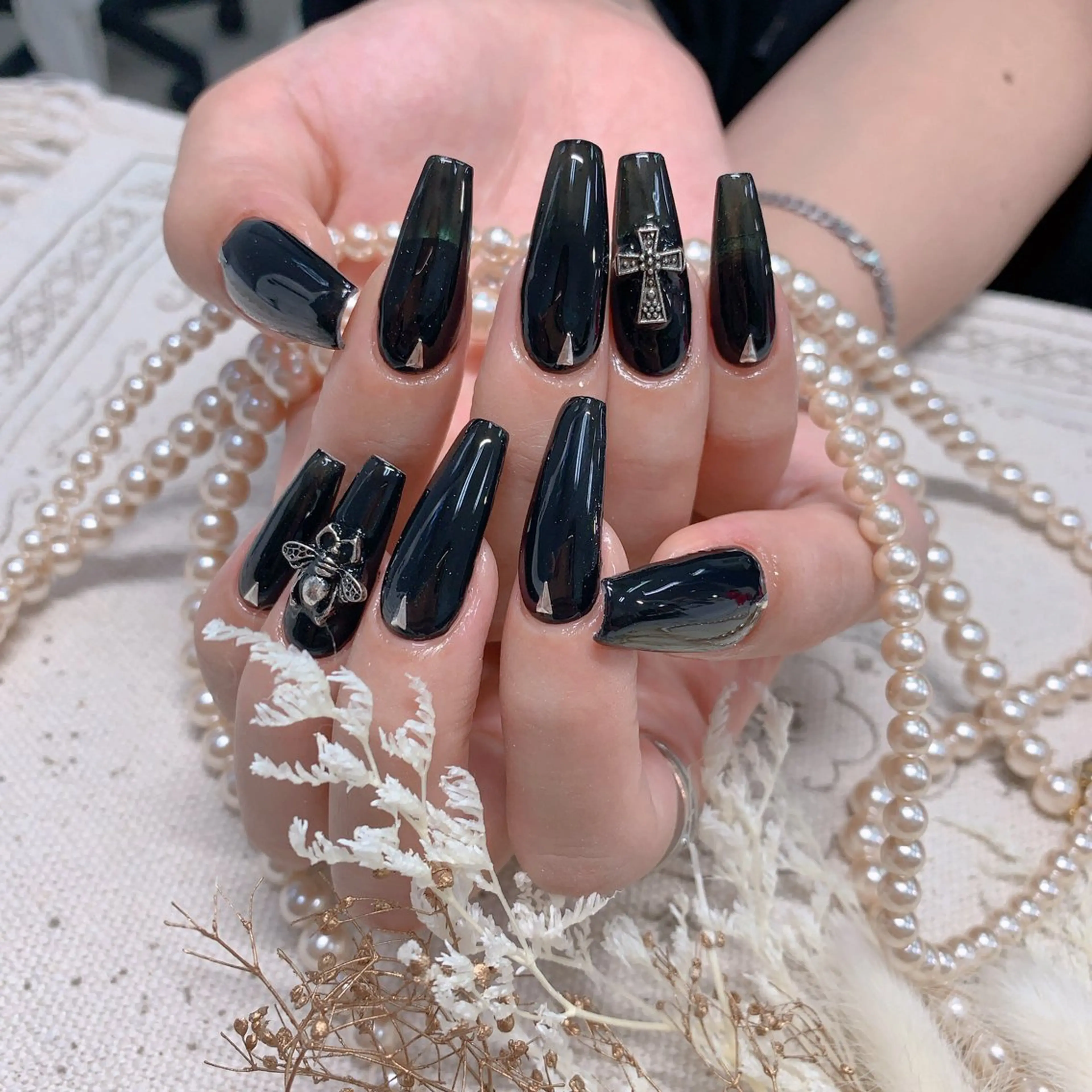 ネイル オーロラネイル 長さ出し フットネイル ジェルネイル キラキラネイル インフィニティ ネイルサロンのネイルデザイン