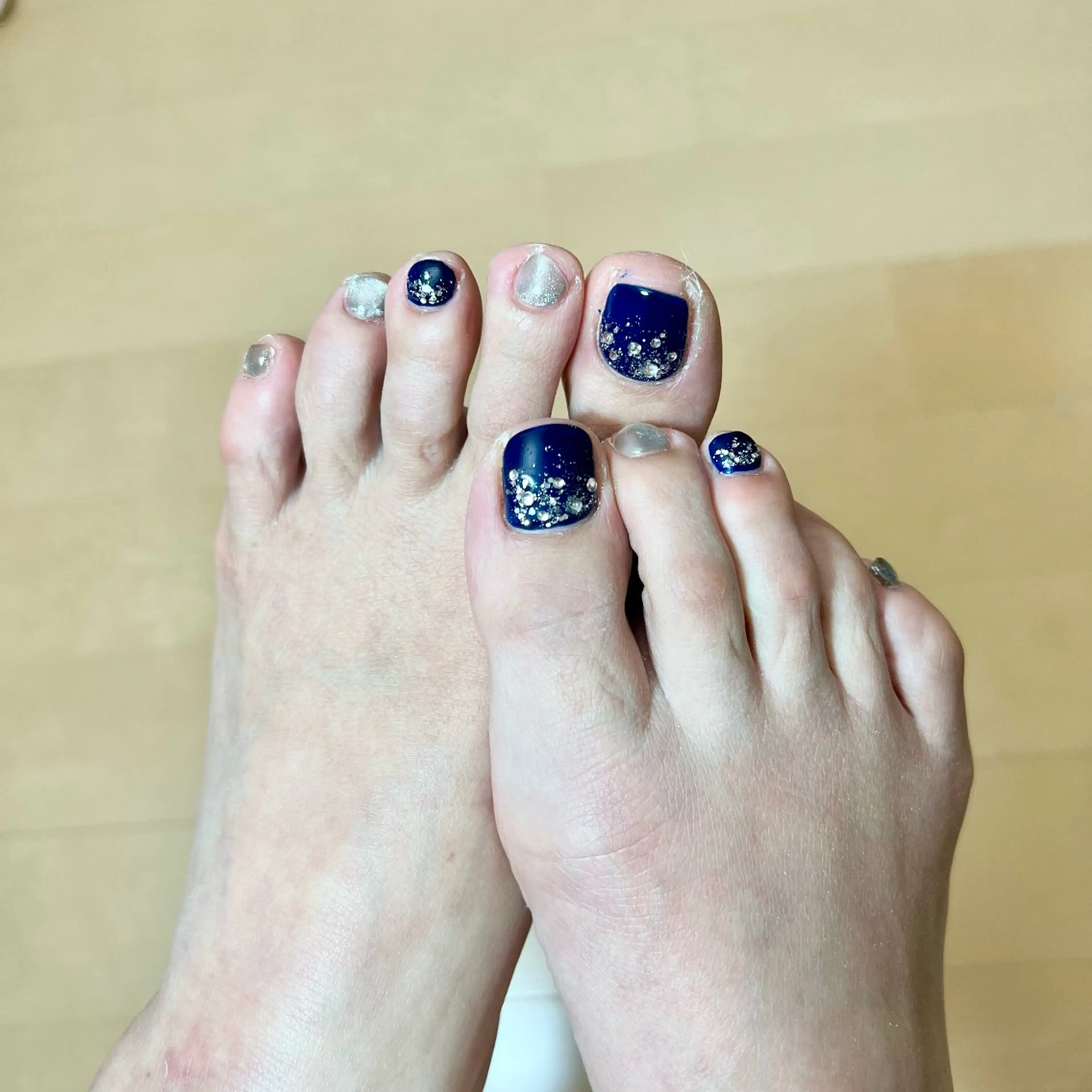 ネイル フットネイル ミラーネイル フットネイル COCO+所属・COCO +のエステ・リラクイメージ