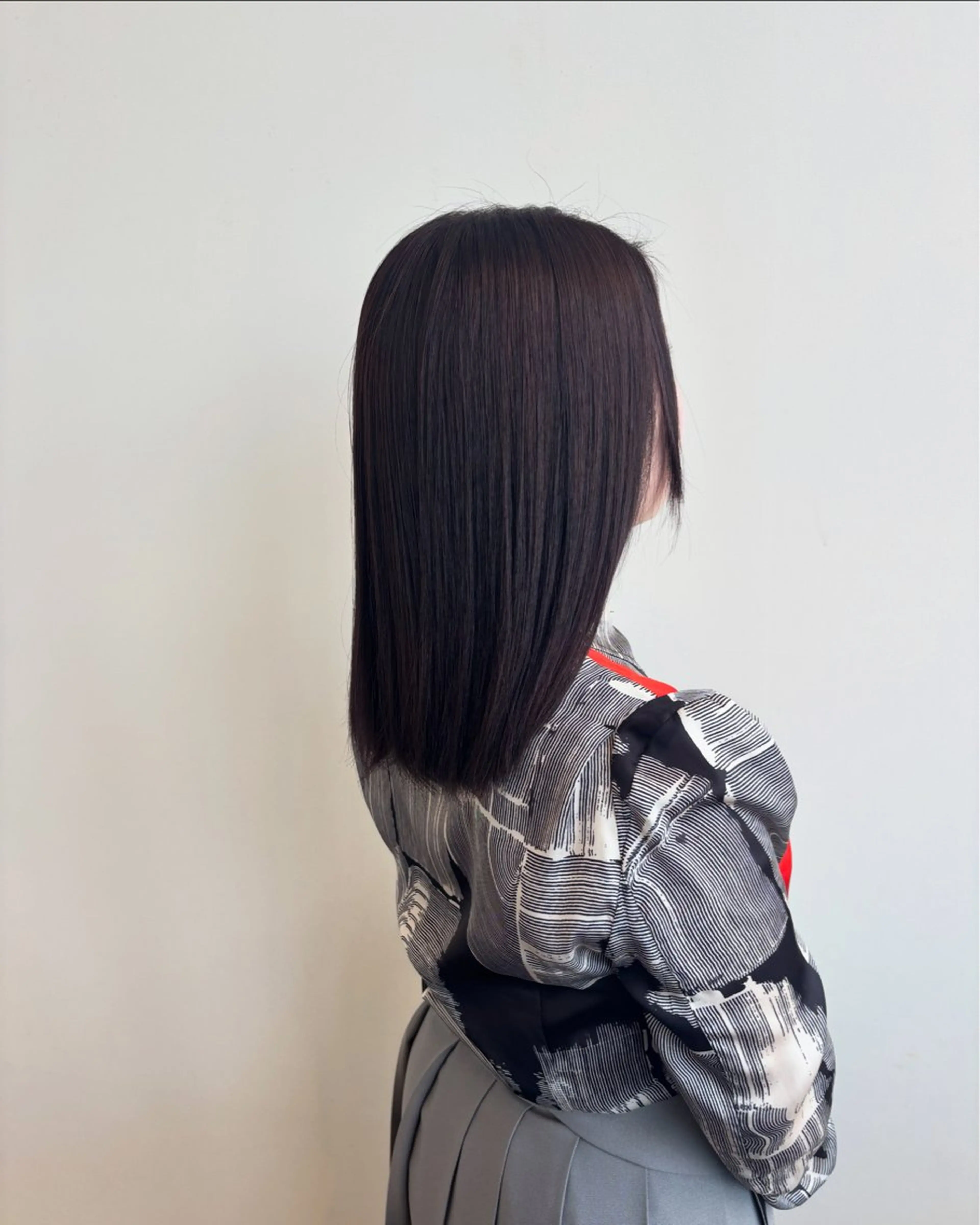 セミロング カラー earth銀座 青山🩵のヘアスタイル