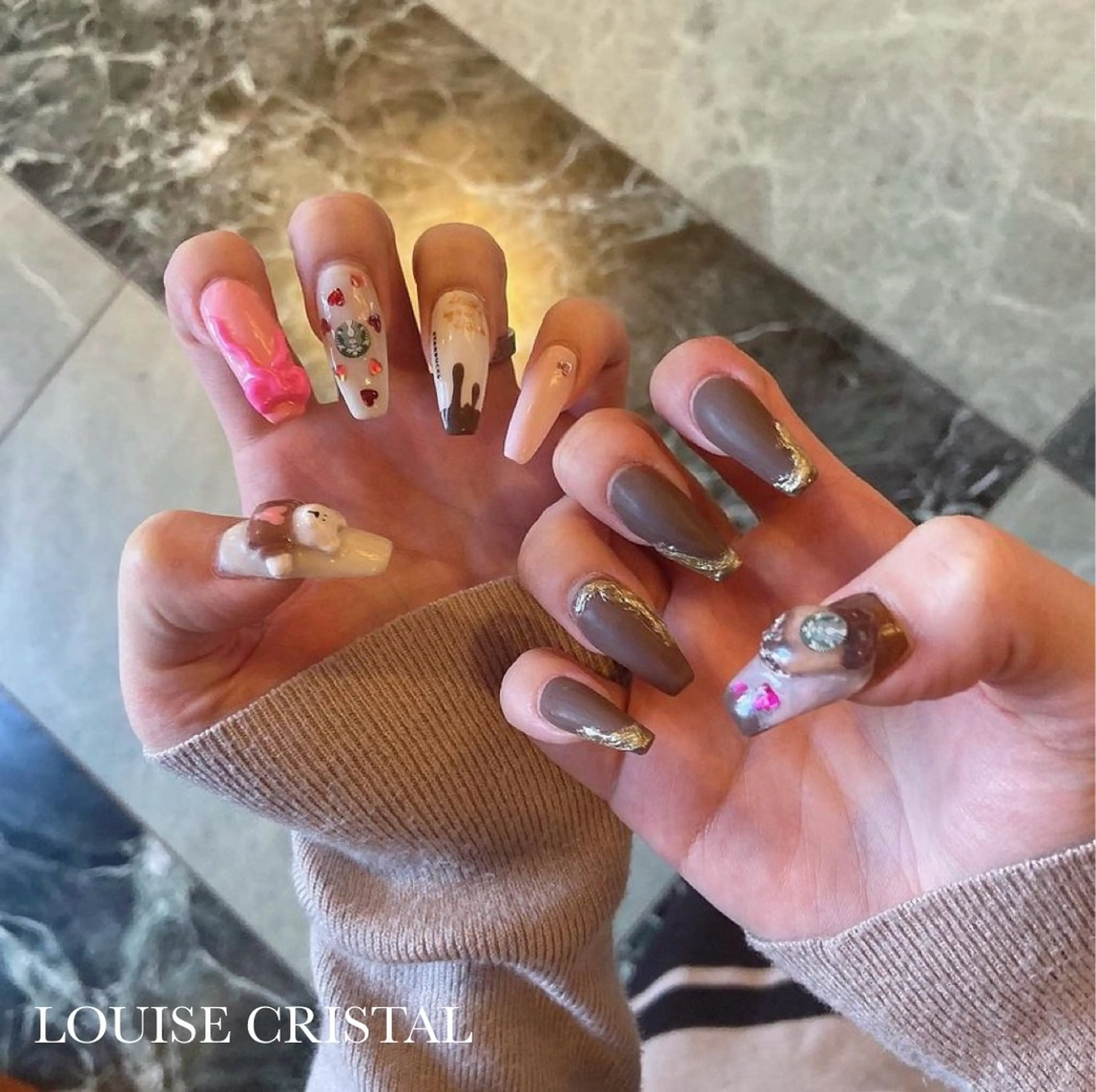 ネイル ハンドネイル LOUISE CRYSTALのネイルデザイン