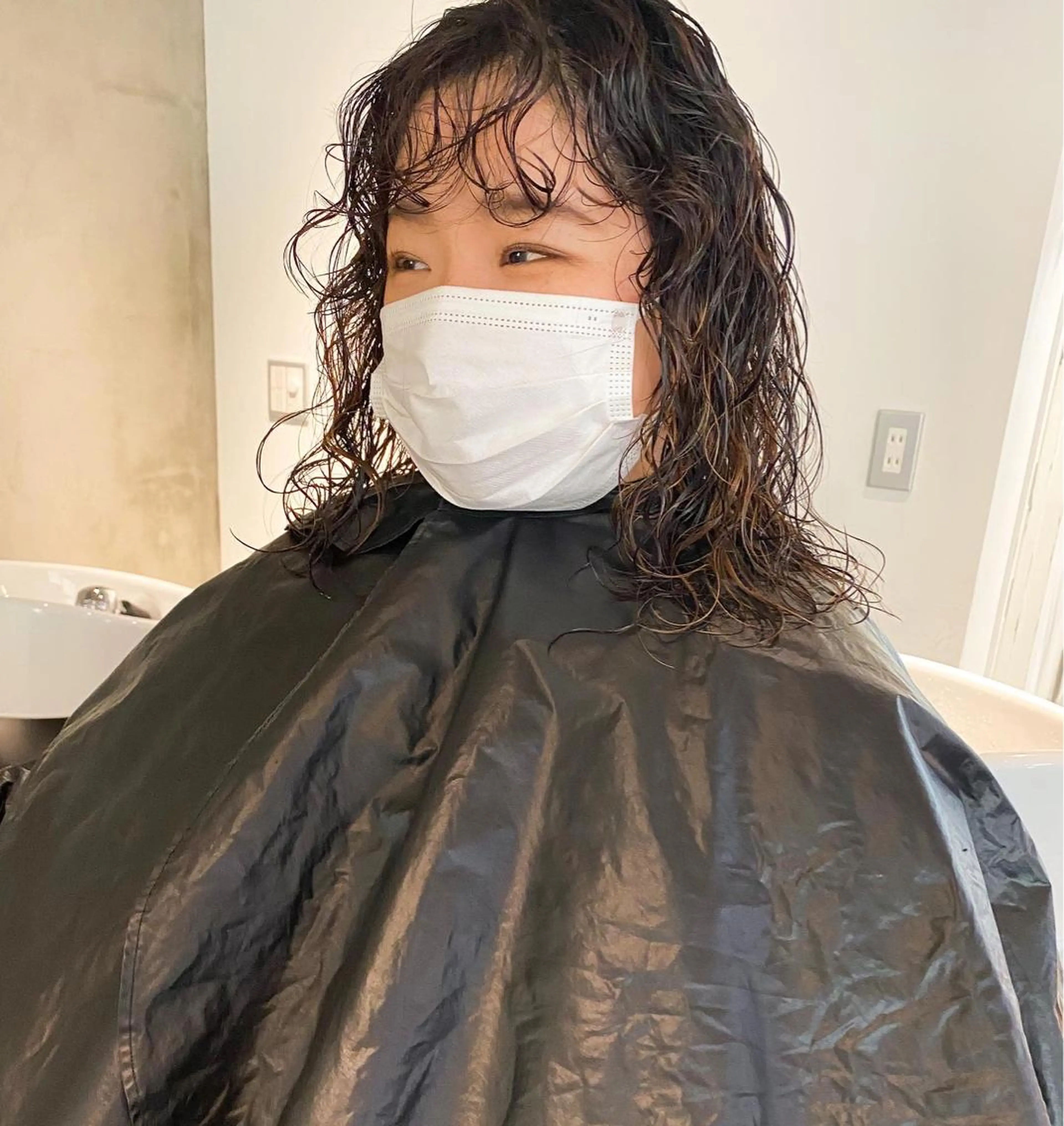 ミディアム カラー パーマ ヘアアレンジ メンズ キッズ ネイル マツエク・マツパ アイブロウ ミディアムパーマ メンズパーマ パーマスタイル🔅 sayacaのヘアスタイル