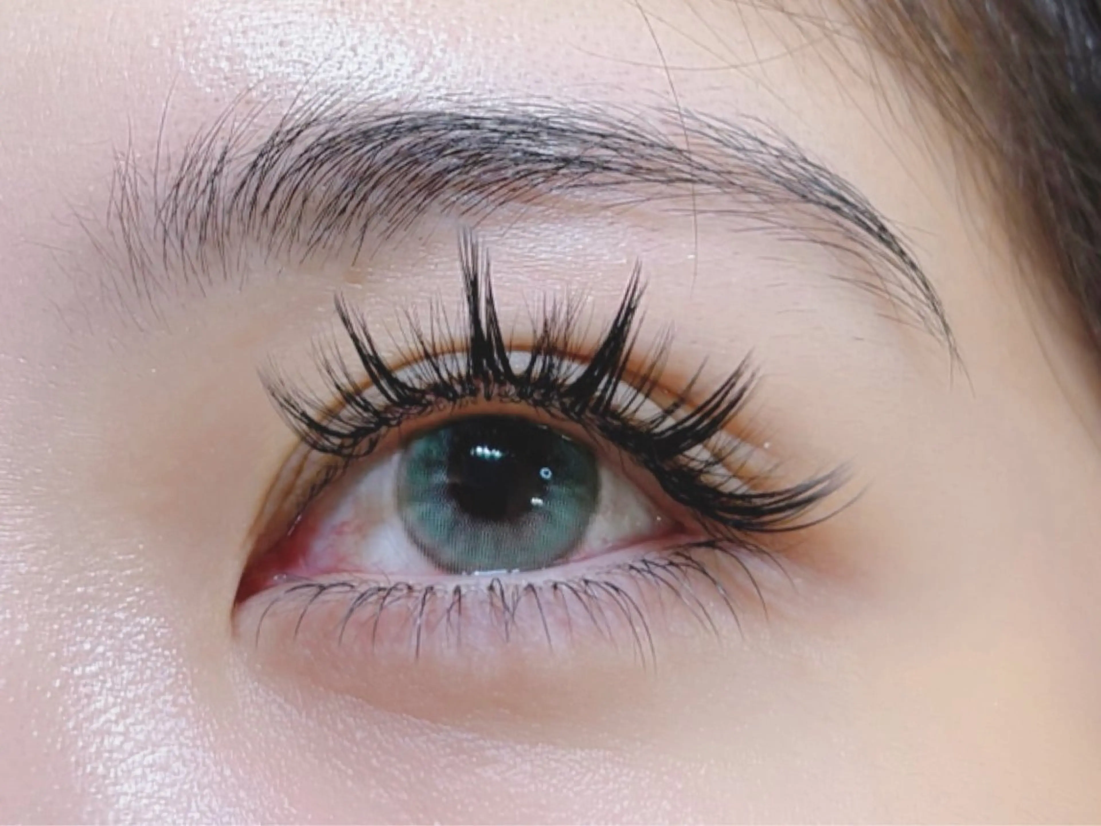 マツエク・マツパ 付け放題 バインドロック 束感まつ毛 フラットラッシュ パリジェンヌラッシュリフト マツエク オーロラ所属・AURORA RINAのマツエク・マツパデザイン