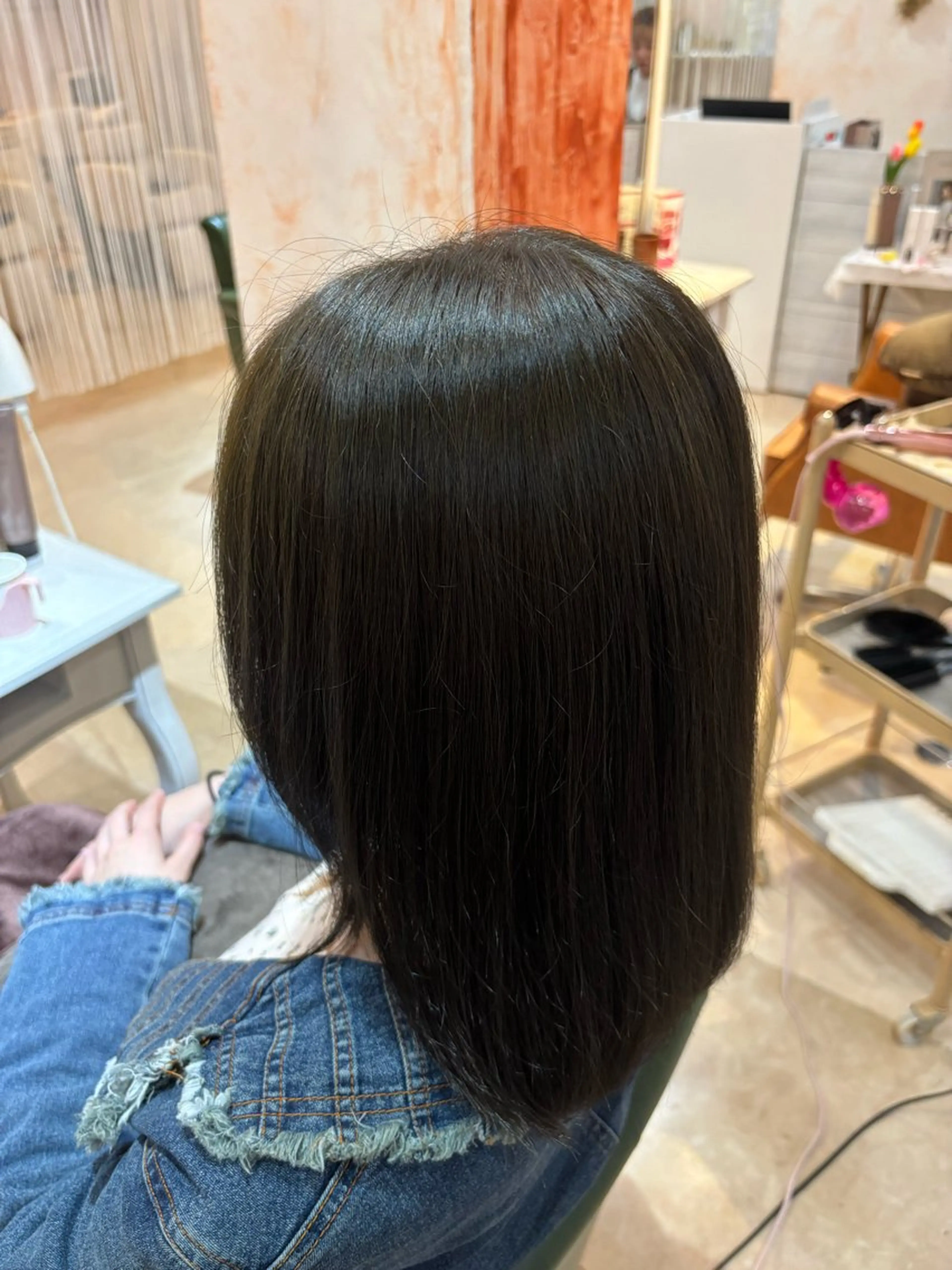 カラー 森山 実結のヘアスタイル