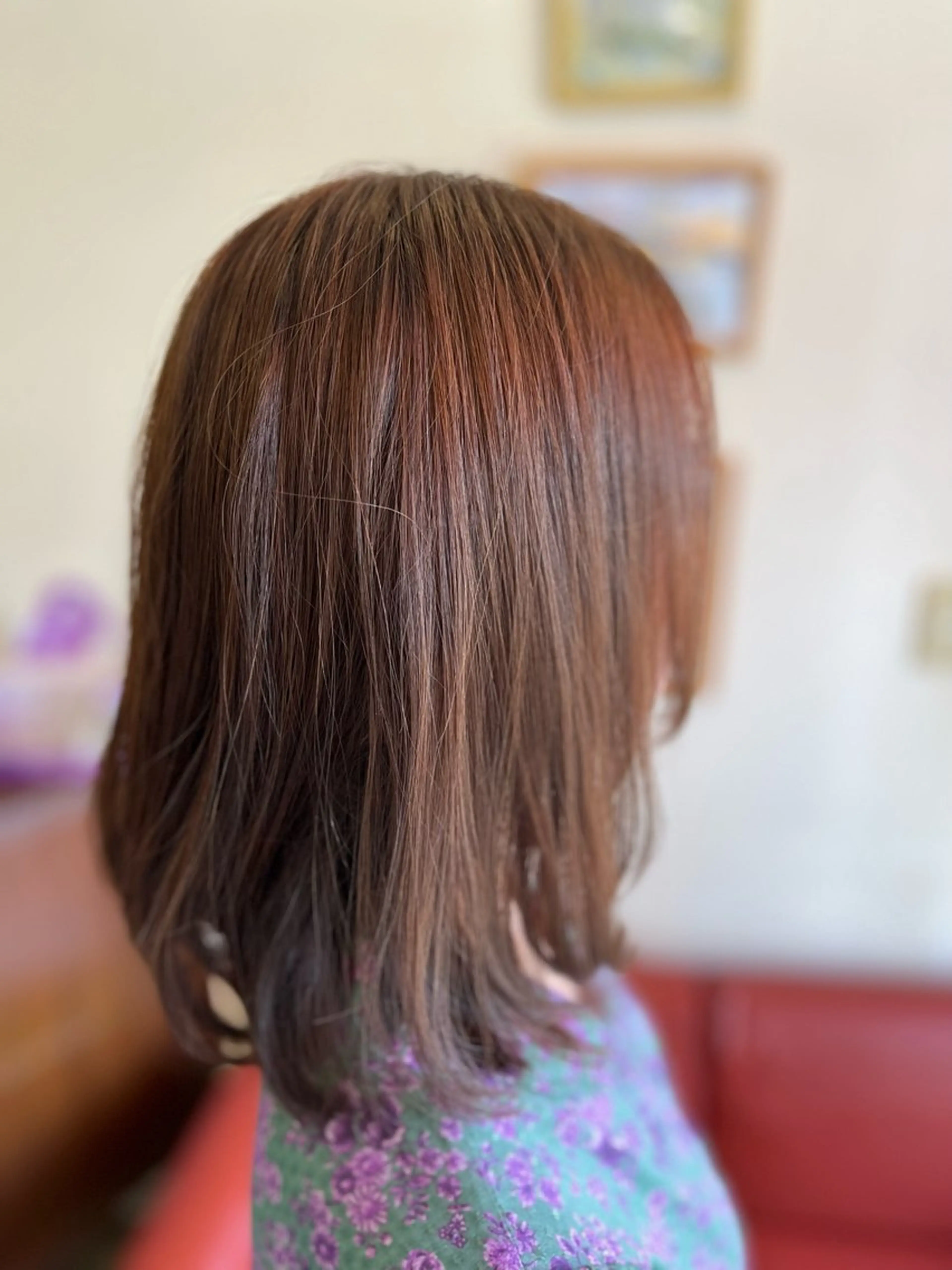 ミディアム カラー アッシュ ブリーチ ブルーカラー ブリーチなしカラー エル美容室所属・織田 英之のヘアスタイル