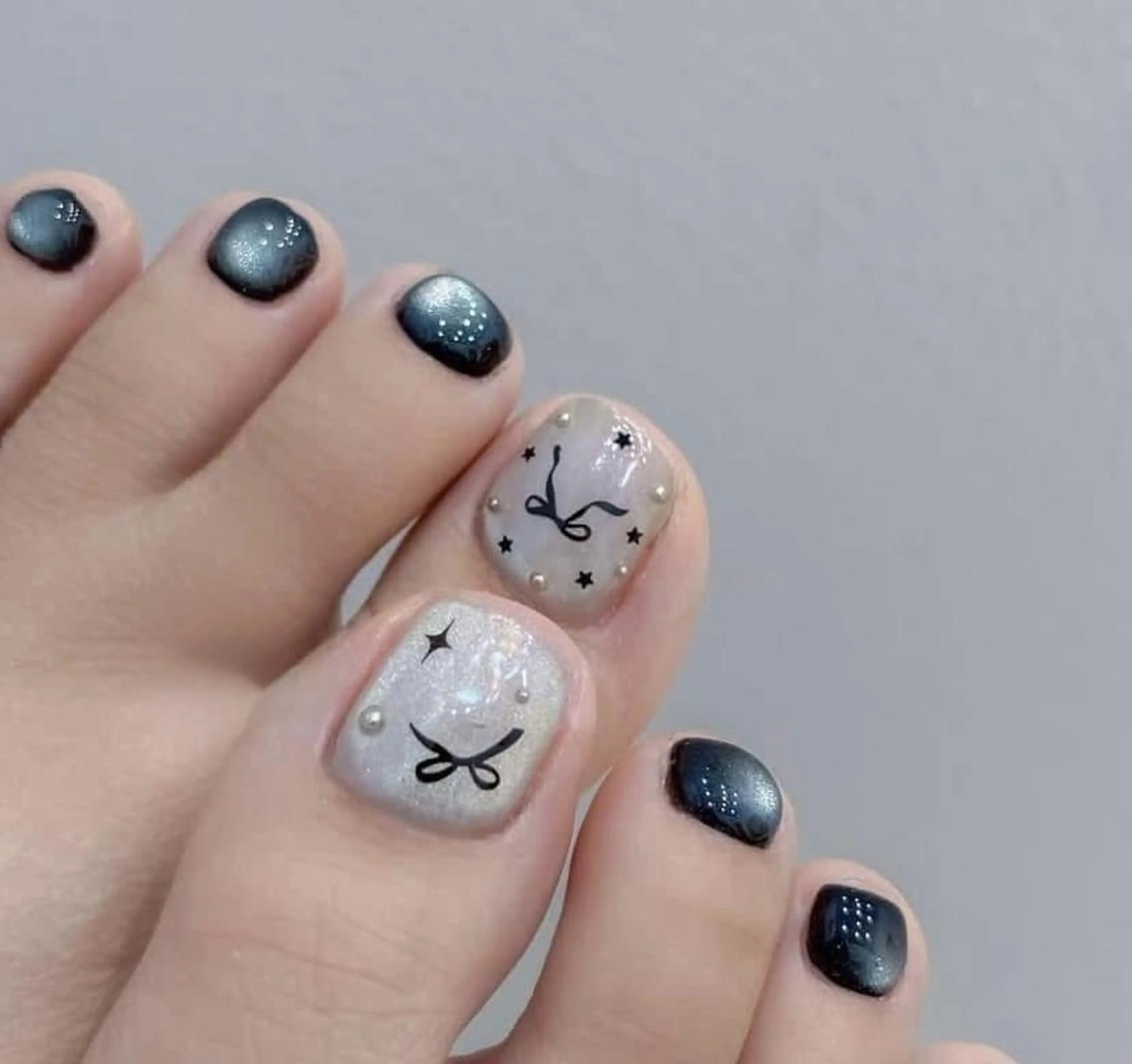 ネイル 長さ出し フレンチネイル グラデーション 卒業式 マグネットネイル フットネイル MIHANA NAILのネイルデザイン