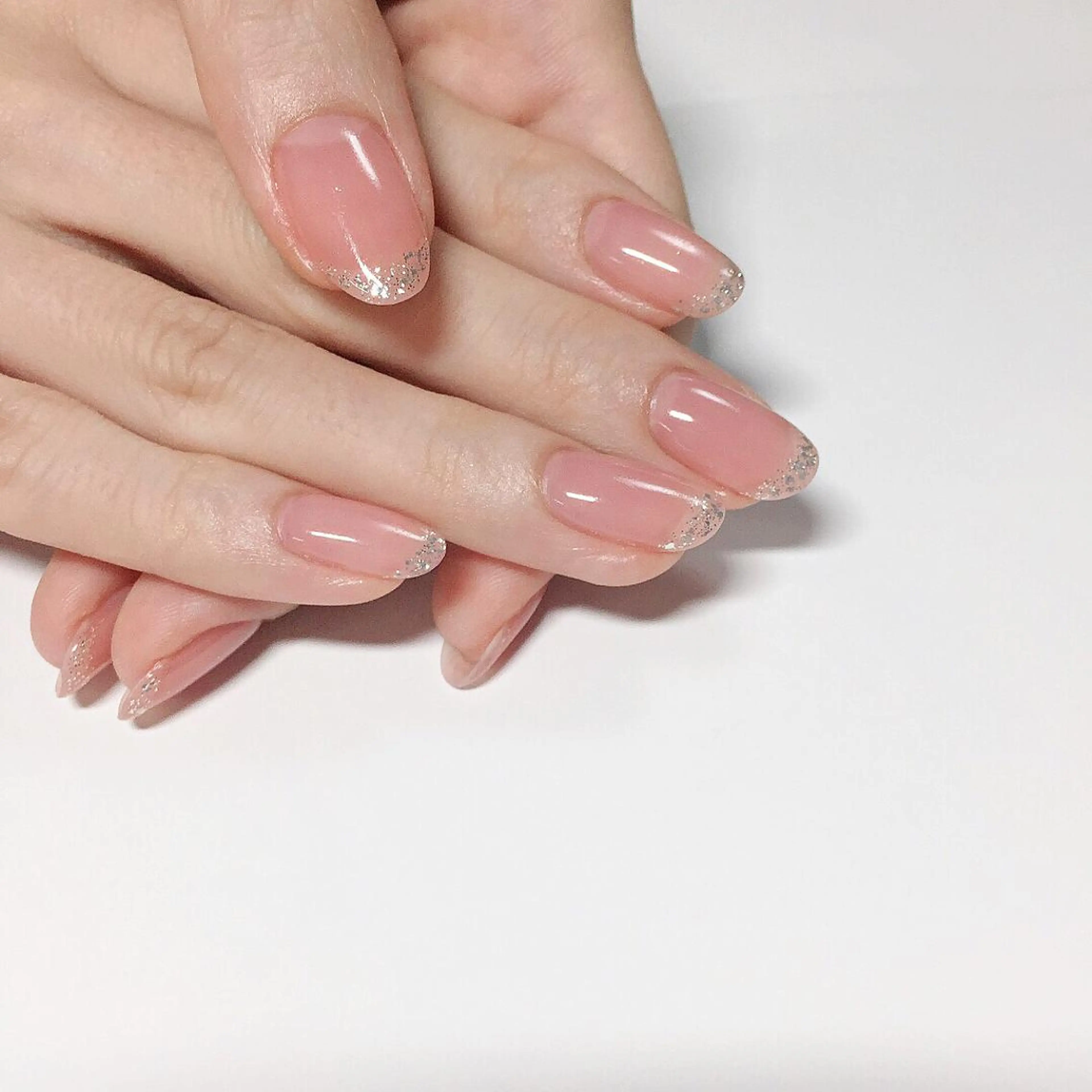ネイル フレンチネイル ラメ(グリッター) Nail&Beauty Salon Sis所属・Sis🩶パラジェル Madokaのネイルデザイン