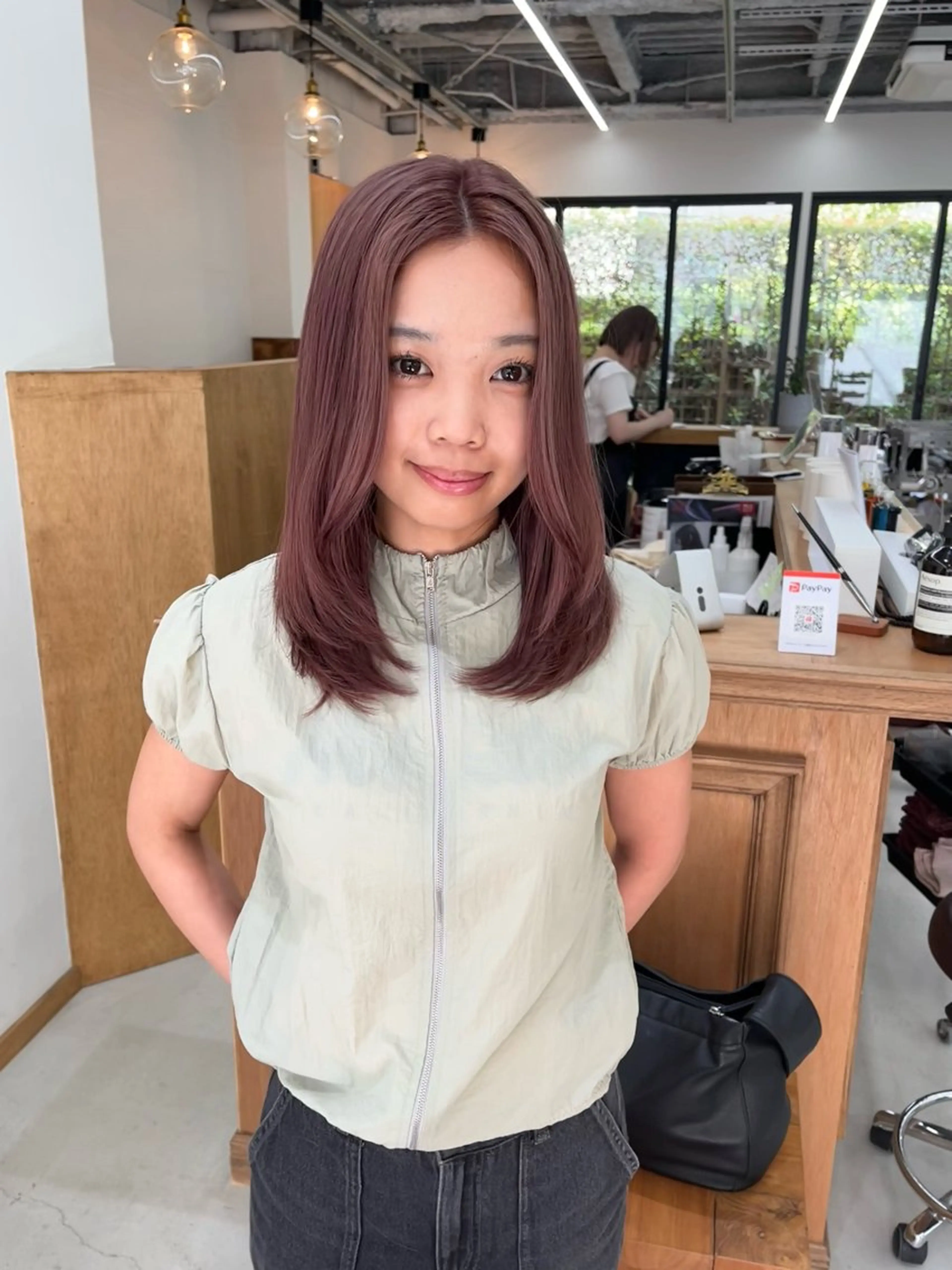 ミディアム カラー ヘアアレンジ ブリーチ レイヤーカット ヘアカラー トリートメント ena/ブリーチなし 暖色・ベージュ🎀のヘアスタイル