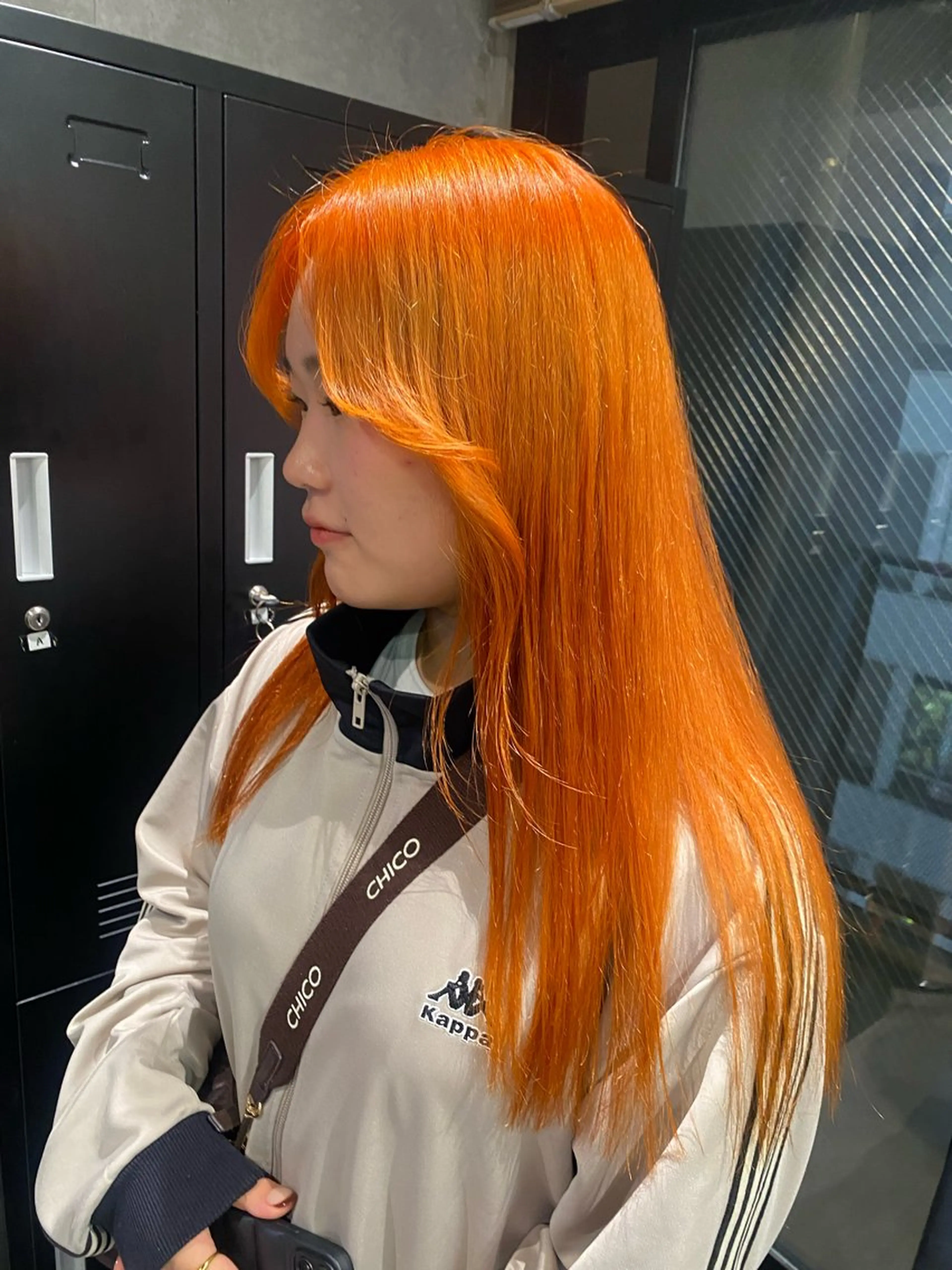 ロング カラー ブリーチ ケアブリーチ ハイトーンカラー オレンジ カット ヘアカラー トリートメント hina💟 透明感カラーのヘアスタイル