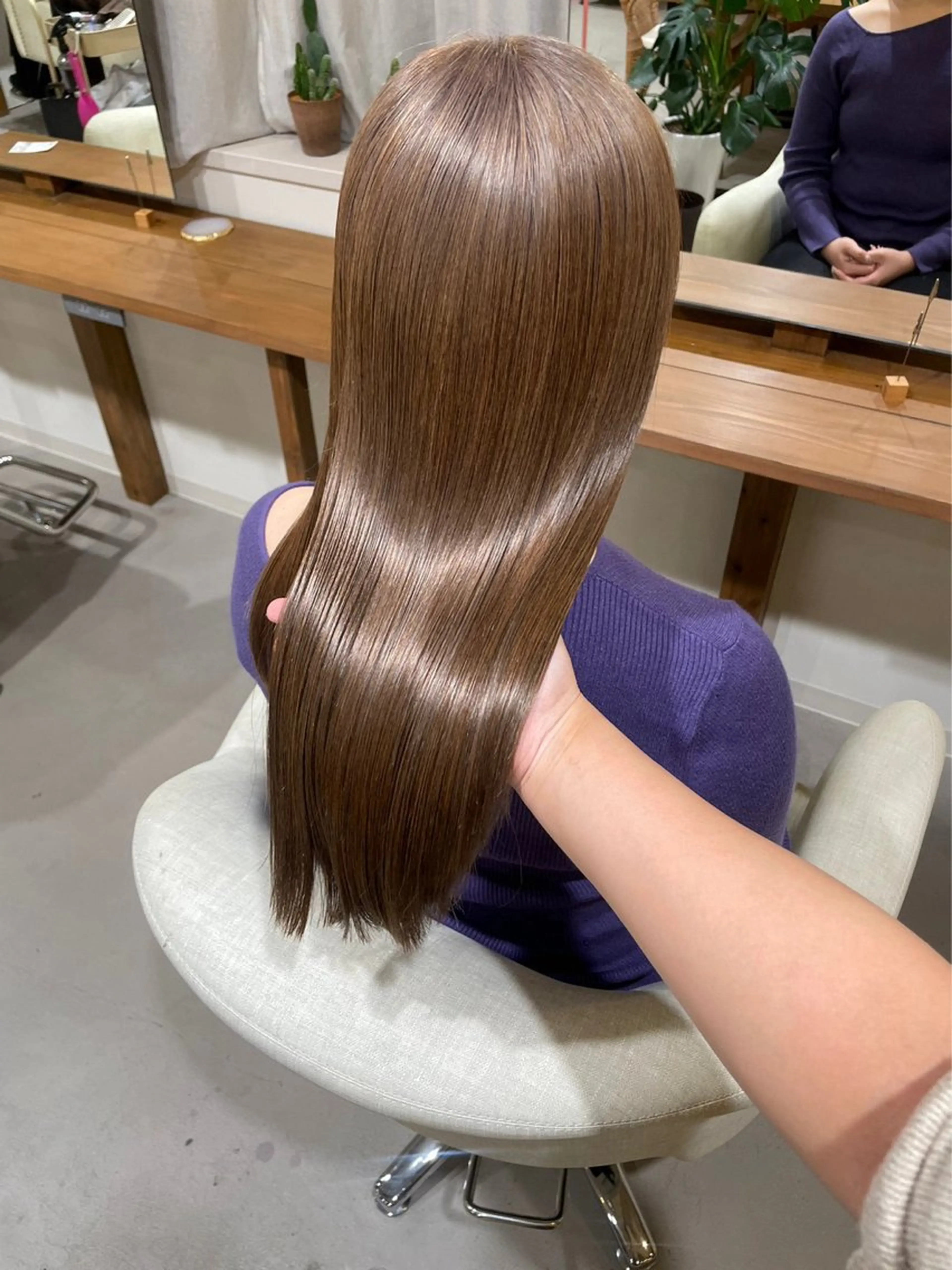 ロング shu ブラウンピンクカラーのヘアスタイル