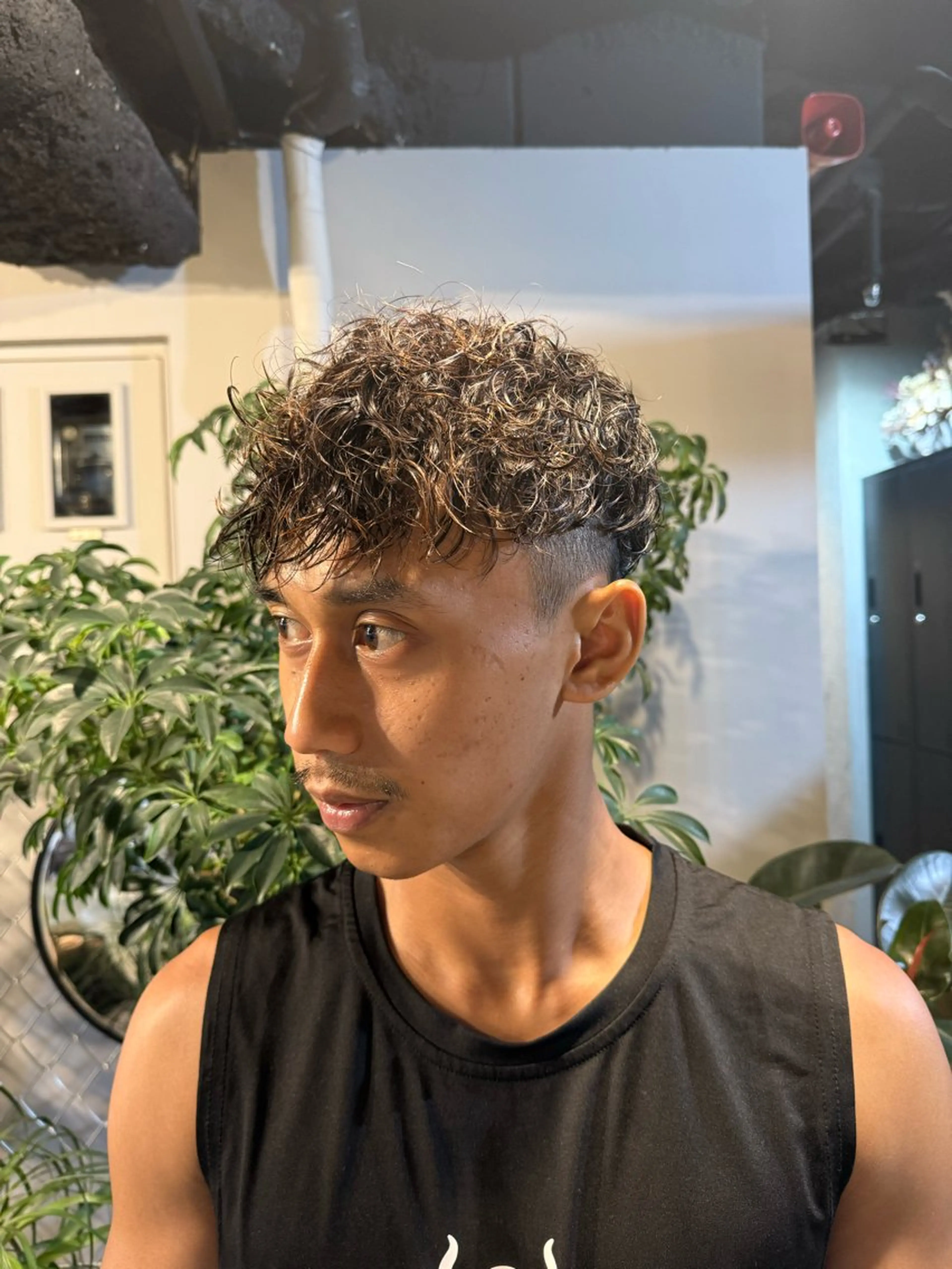 ショート パーマ メンズ スペインカール ショートヘア カット パーマ men's salon NOA solte.所属・本間 さつきのヘアスタイル