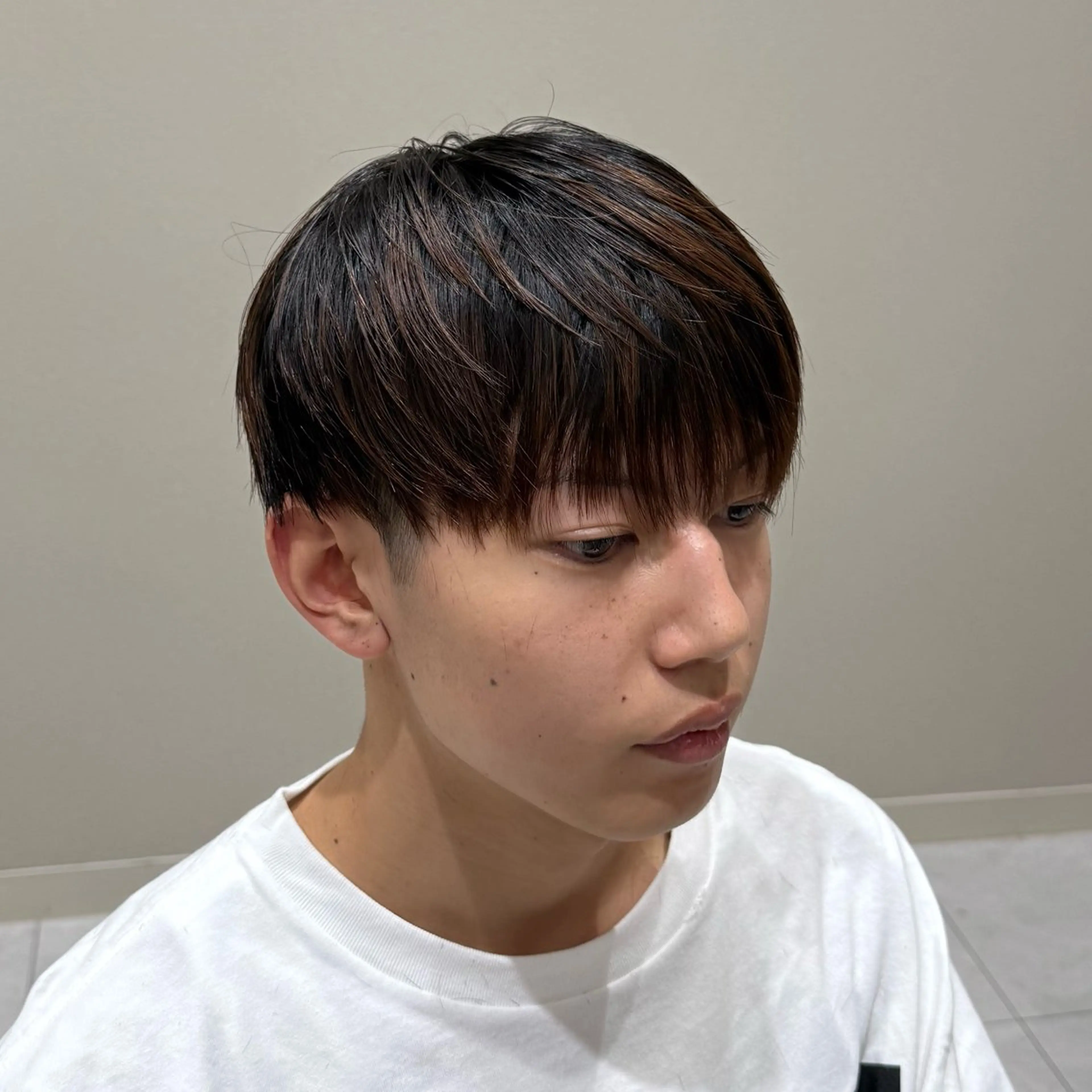 ショート メンズ カット 韓国レイヤー｜ 透明感カラー｜ココナのヘアスタイル