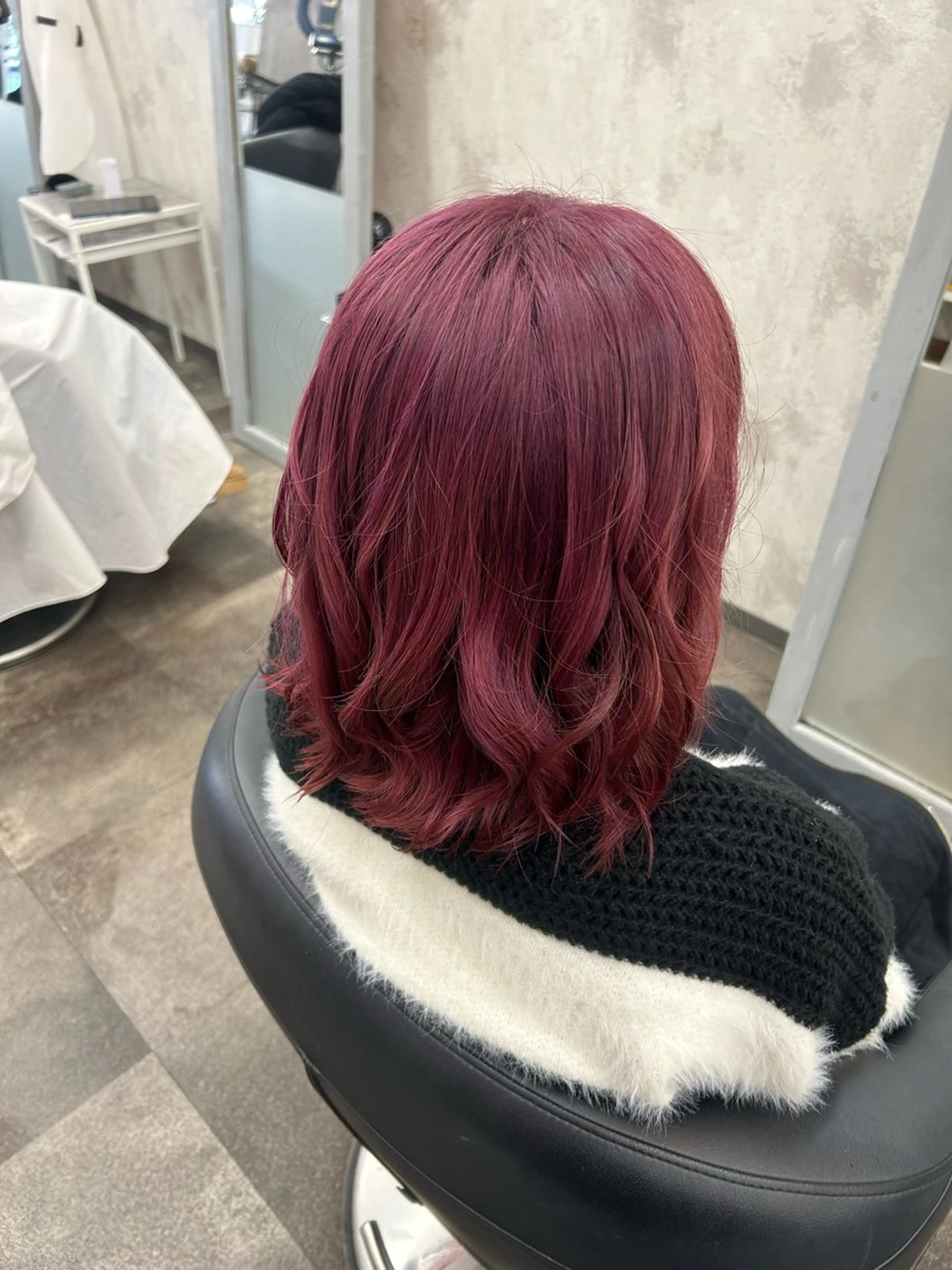 ミディアム カラー ブリーチ ピンクカラー ヘアカラー 堀田 瑠依のマツエク・マツパデザイン