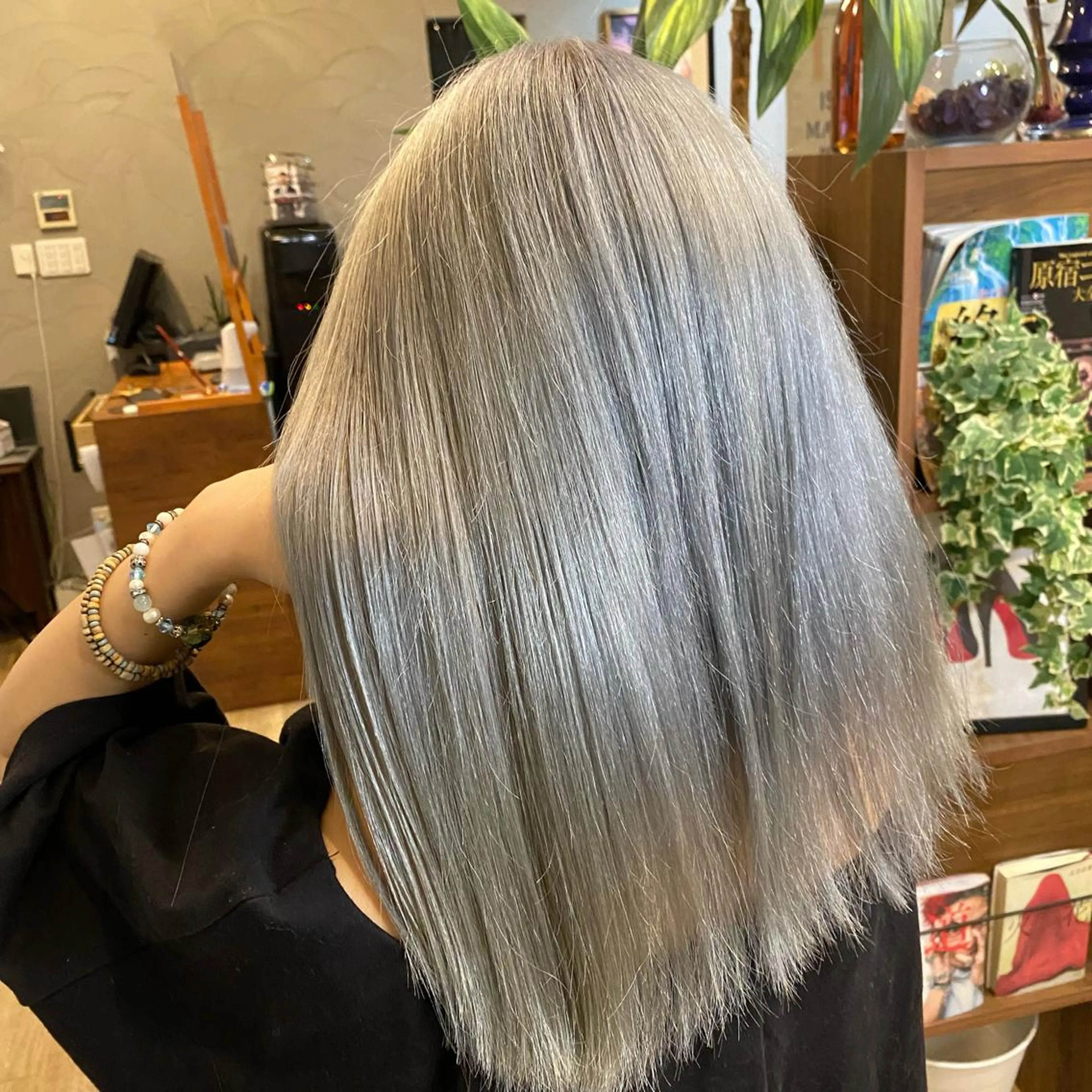 セミロング カラー RIRŪA所属・プルシールエクステ ちゃきのヘアスタイル