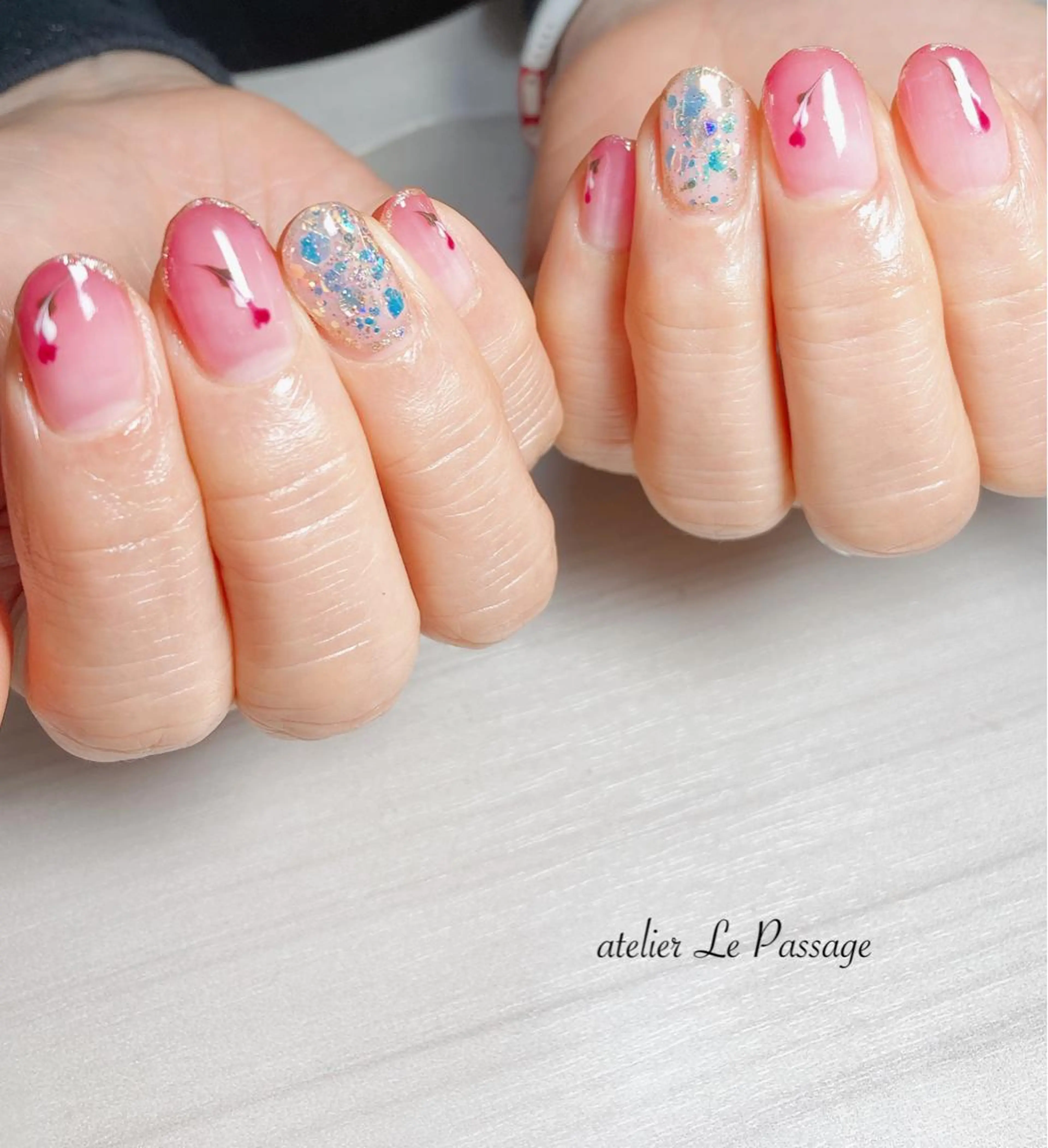 ネイル ジェルネイル キラキラネイル ニュアンスネイル オフィスネイル パラジェル Atelier Le Passage所属・h nakatsukaのネイルデザイン