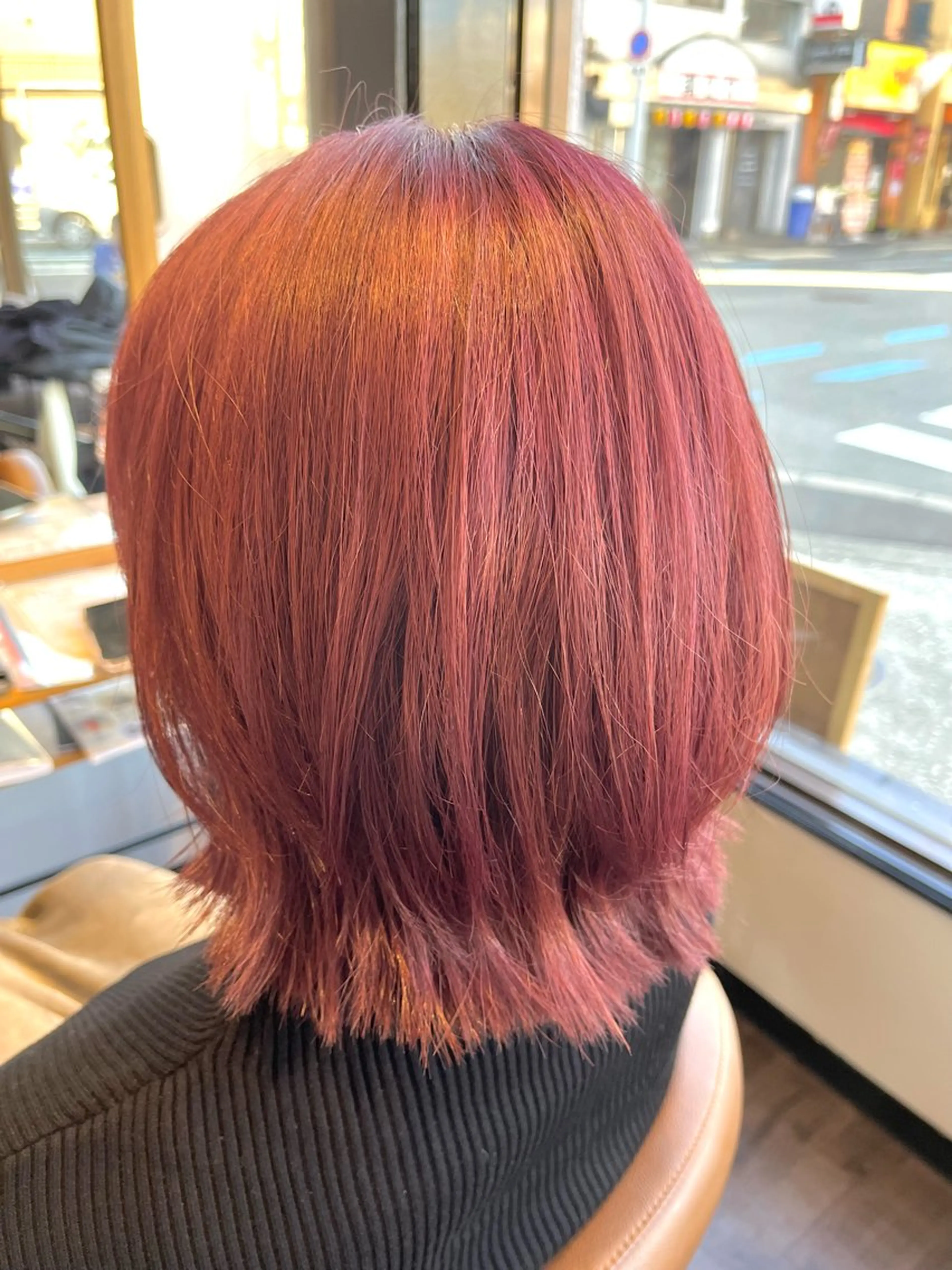 ショート カラー ヘアカラー トリートメント Mavie 東奈々子のヘアスタイル