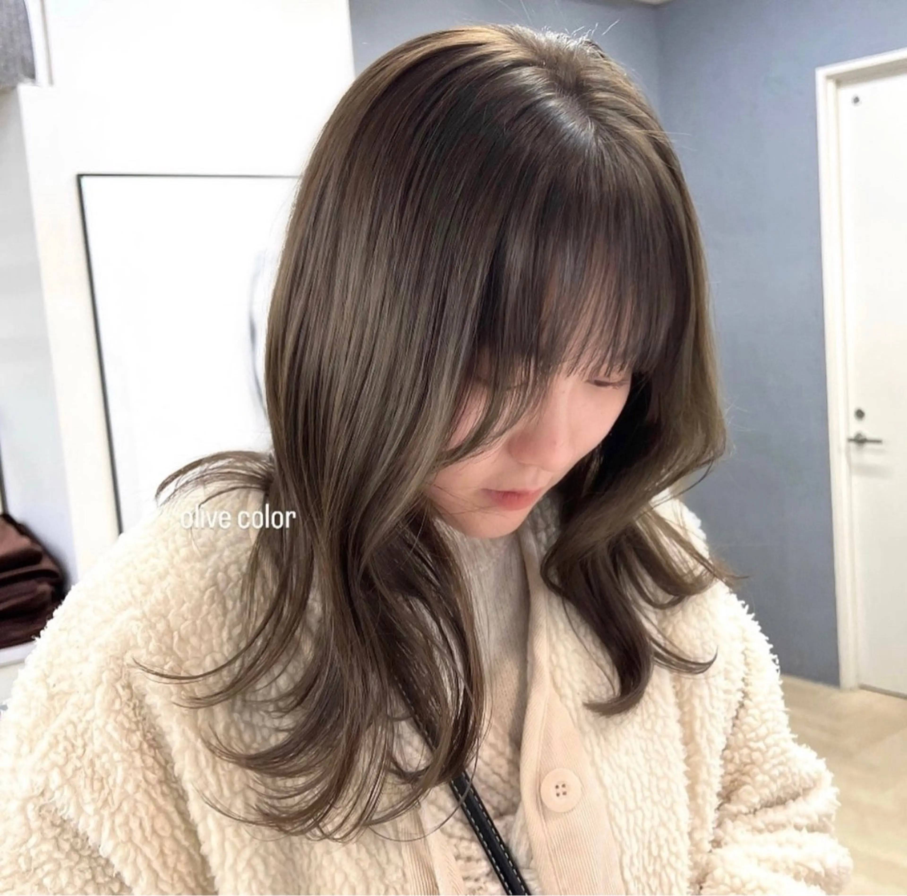 セミロング カラー パーマ ヘアアレンジ カット ヘアカラー トリートメント 前川 朋香のヘアスタイル