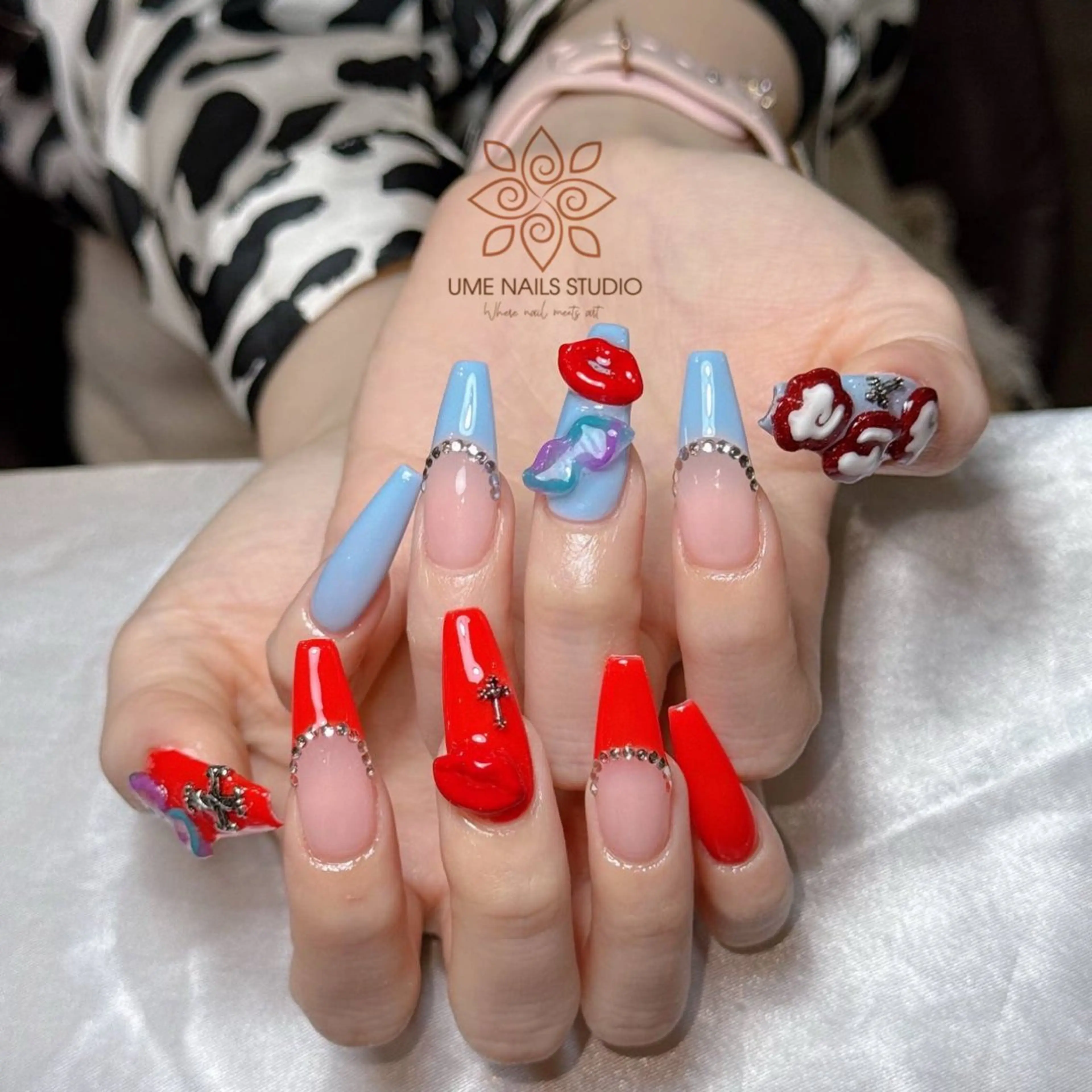 ネイル チークネイル クリアネイル ガーリー キラキラネイル 韓国ネイル ハンドネイル Ume Nail Studioのネイルデザイン