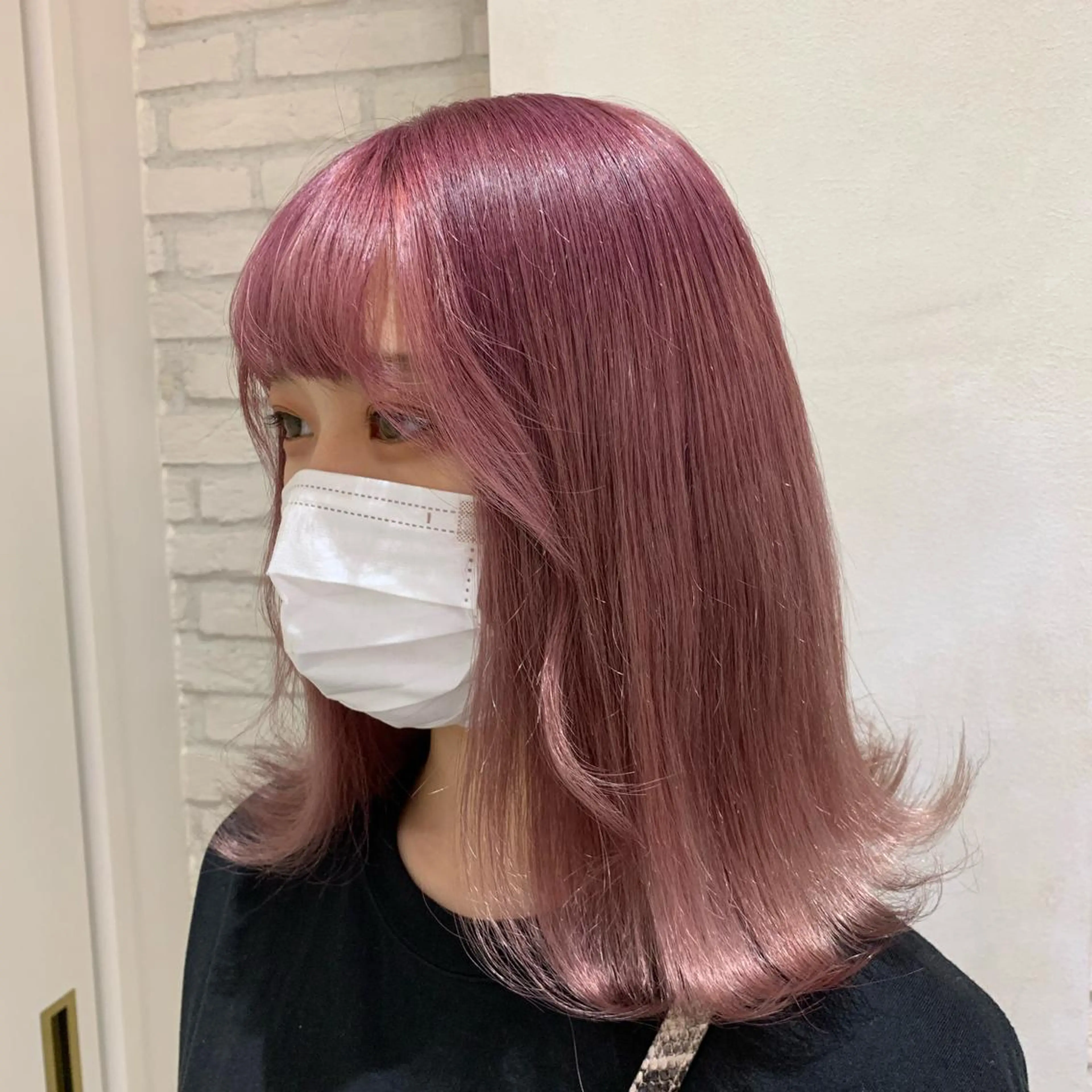 セミロング カラー 🖤横浜ハイトーン /ケアブリーチ🖤のヘアスタイル