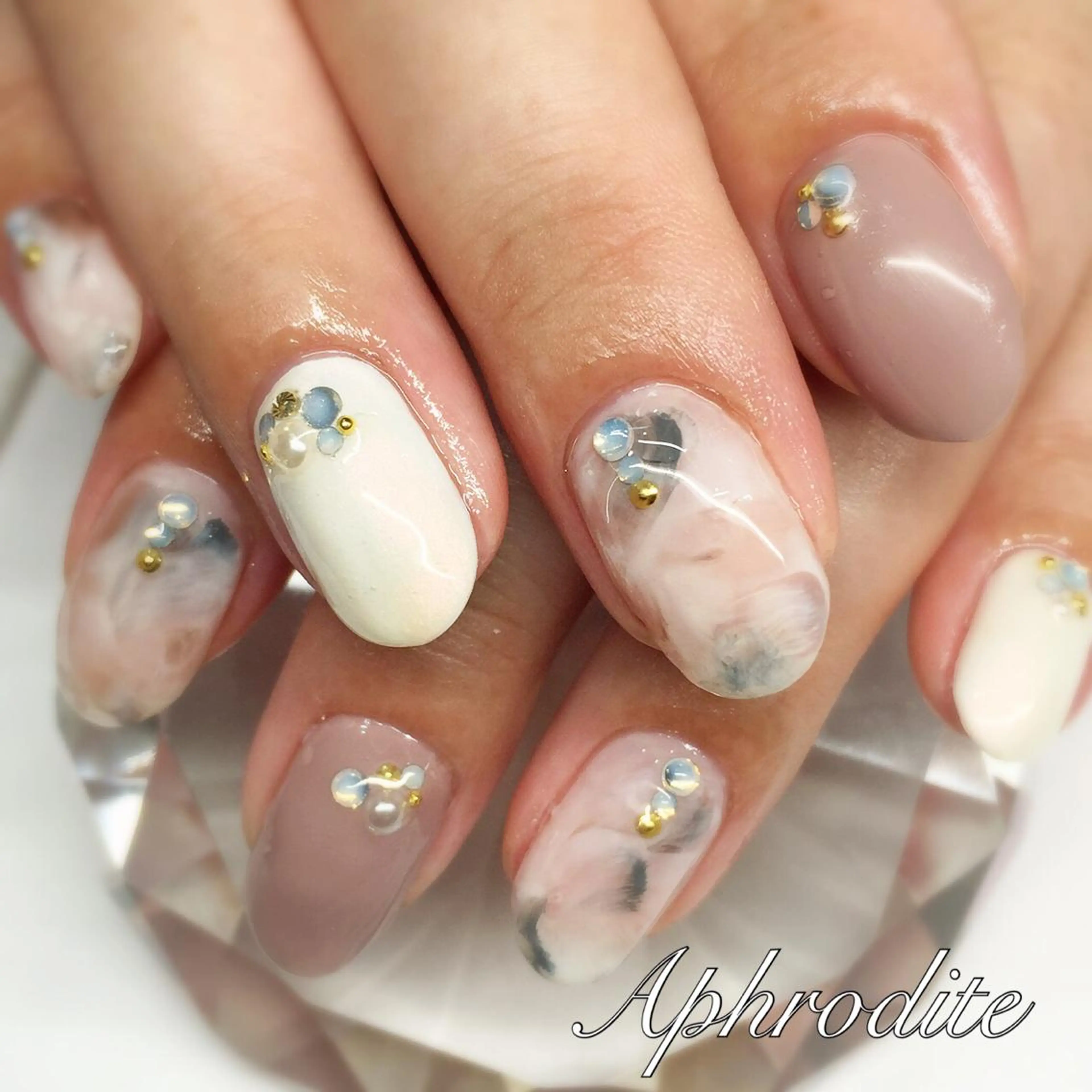 ネイル APHRODITE Nagisaのネイルデザイン