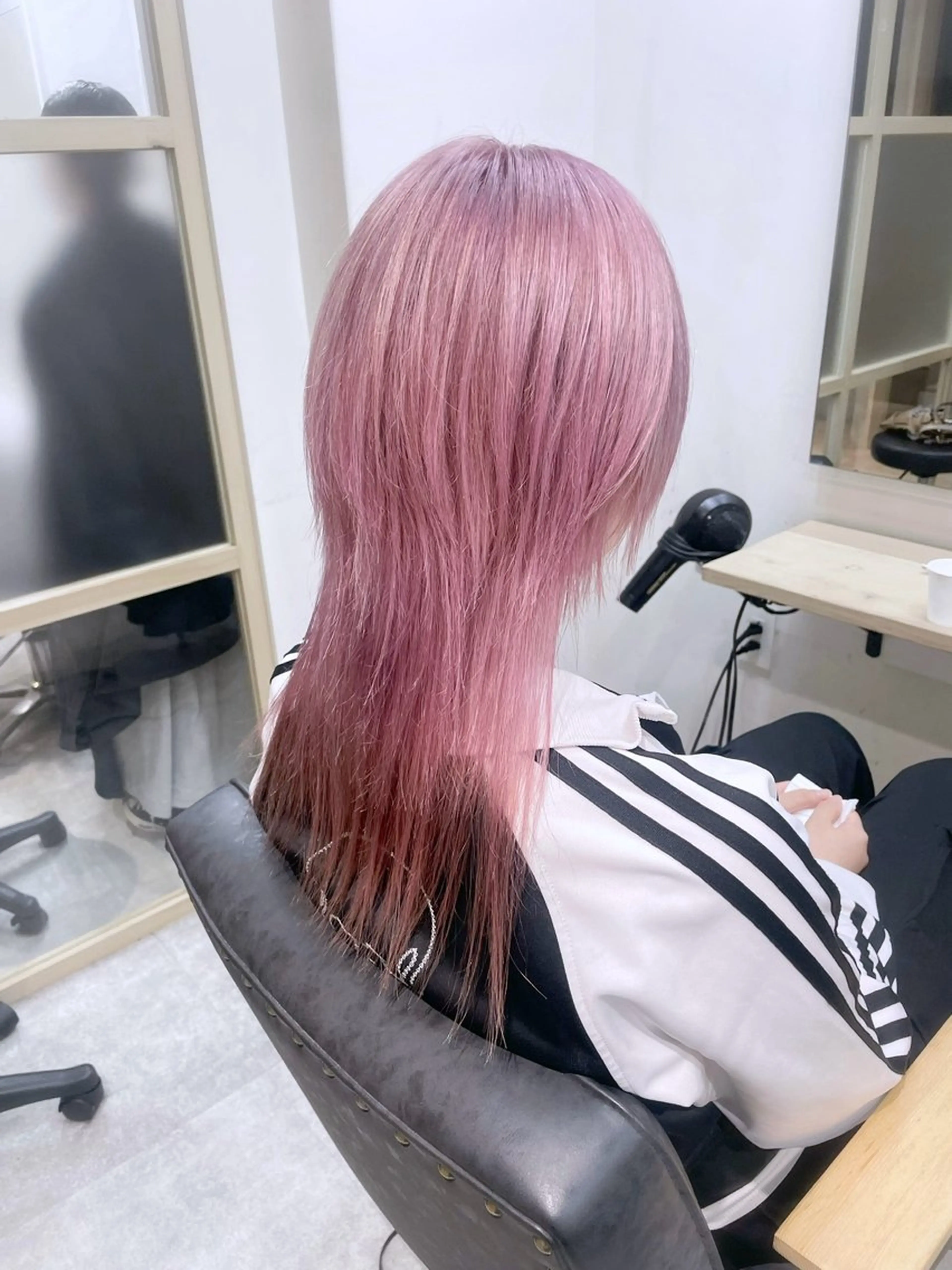 カラー ブリーチ ハイトーンカラー ヘアカラー トリートメント EMANON新宿南口所属・🦄中性ウルフ ☁️Shiori🦄のヘアスタイル