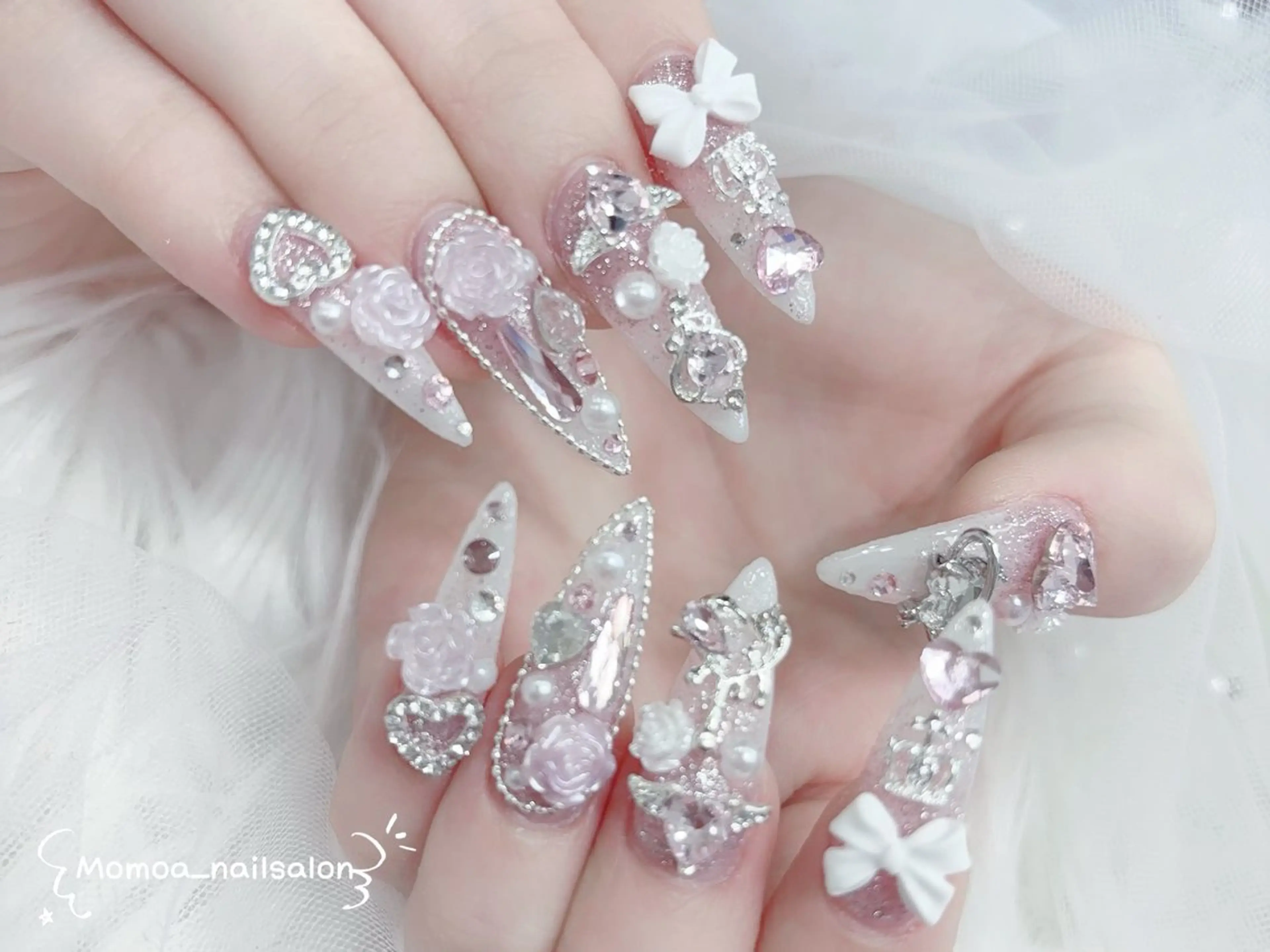ネイル 成人式 ロングネイル マグネットネイル 大理石ネイル(マーブル) リボン ハンドネイル Momoa nail salon所属・MoMoA Nail ネイル長さ出し専門店のネイルデザイン
