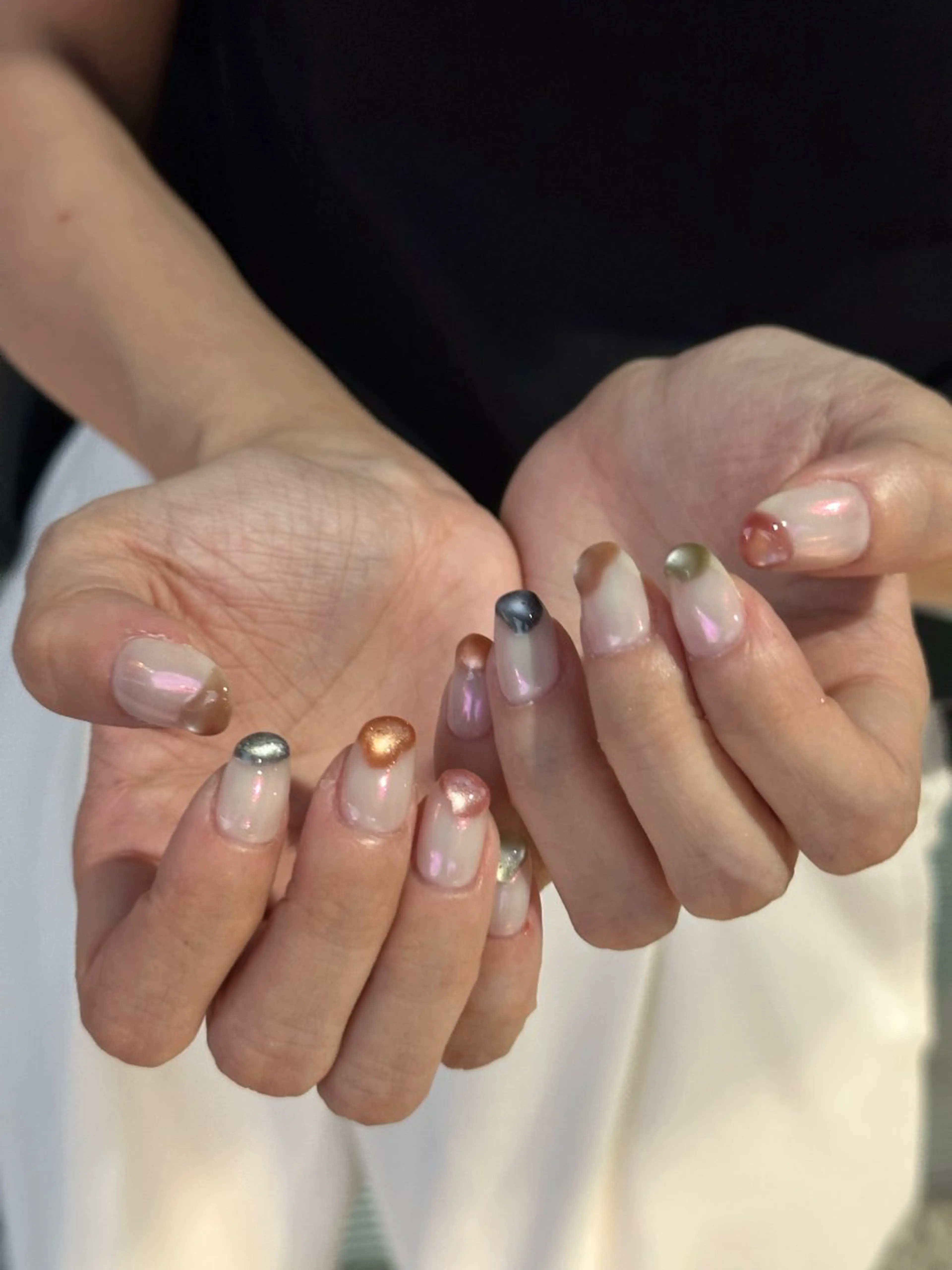 ネイル マグネットネイル ニュアンスネイル オフィスネイル シンプルネイル 夏ネイル ハンドネイル ryo.所属・yamaguchi ryoのネイルデザイン