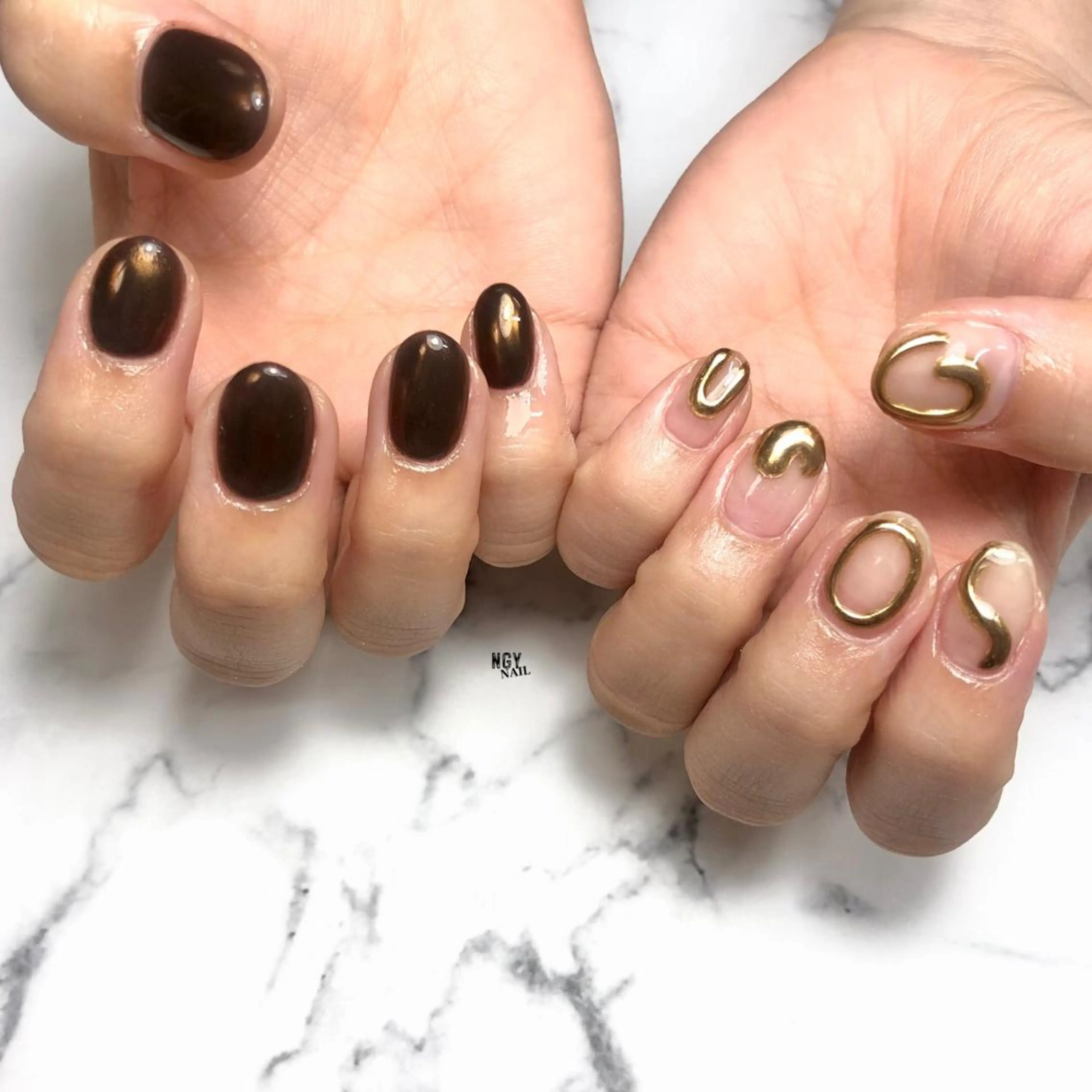 ネイル ブラウン ジェルネイル ゴールド ミラーネイル ニュアンスネイル ハンドネイル NAIL NOWのネイルデザイン
