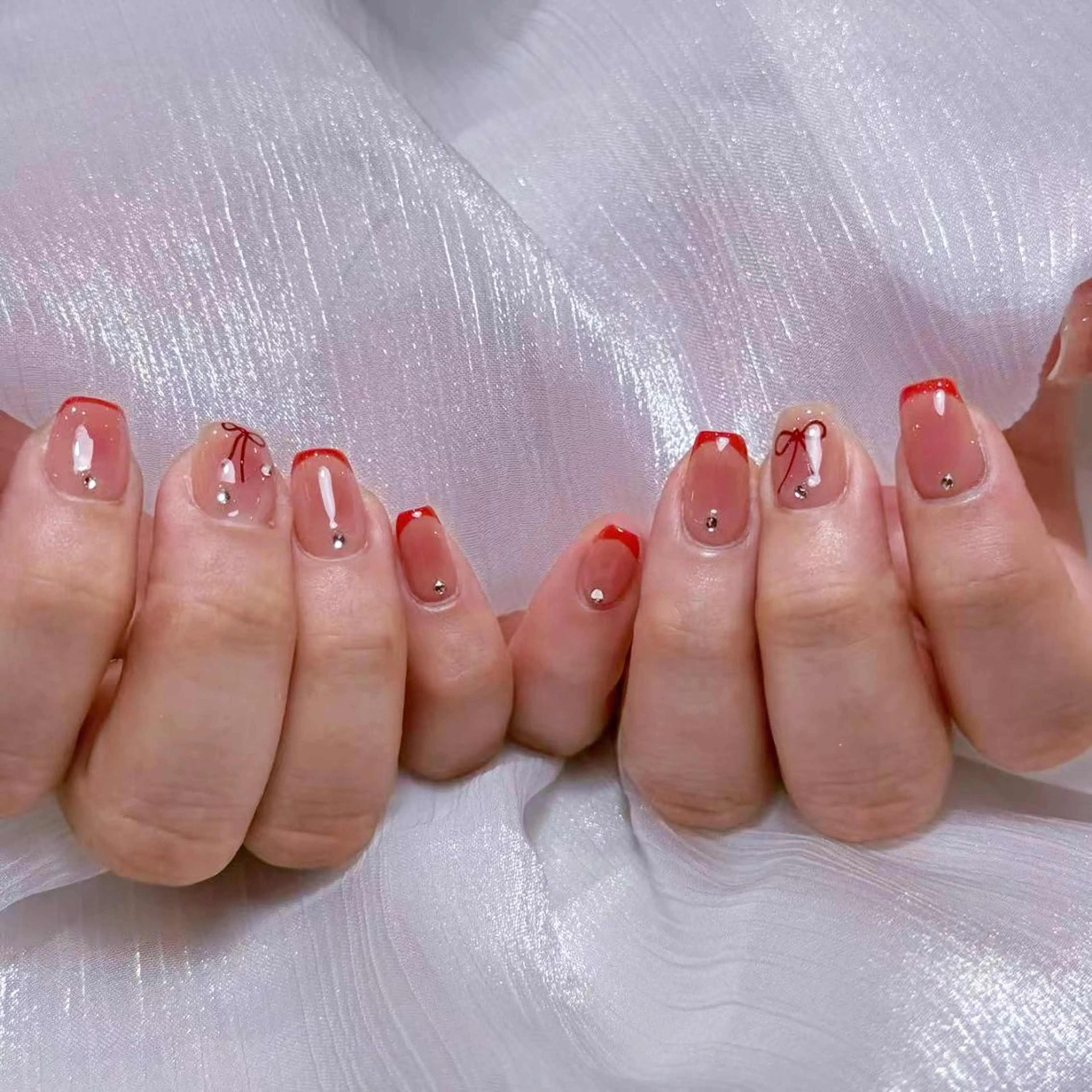 ネイル アートネイル オーロラネイル ガーリー キラキラネイル 韓国ネイル ハンドネイル DIAMOND Nail🥇のネイルデザイン