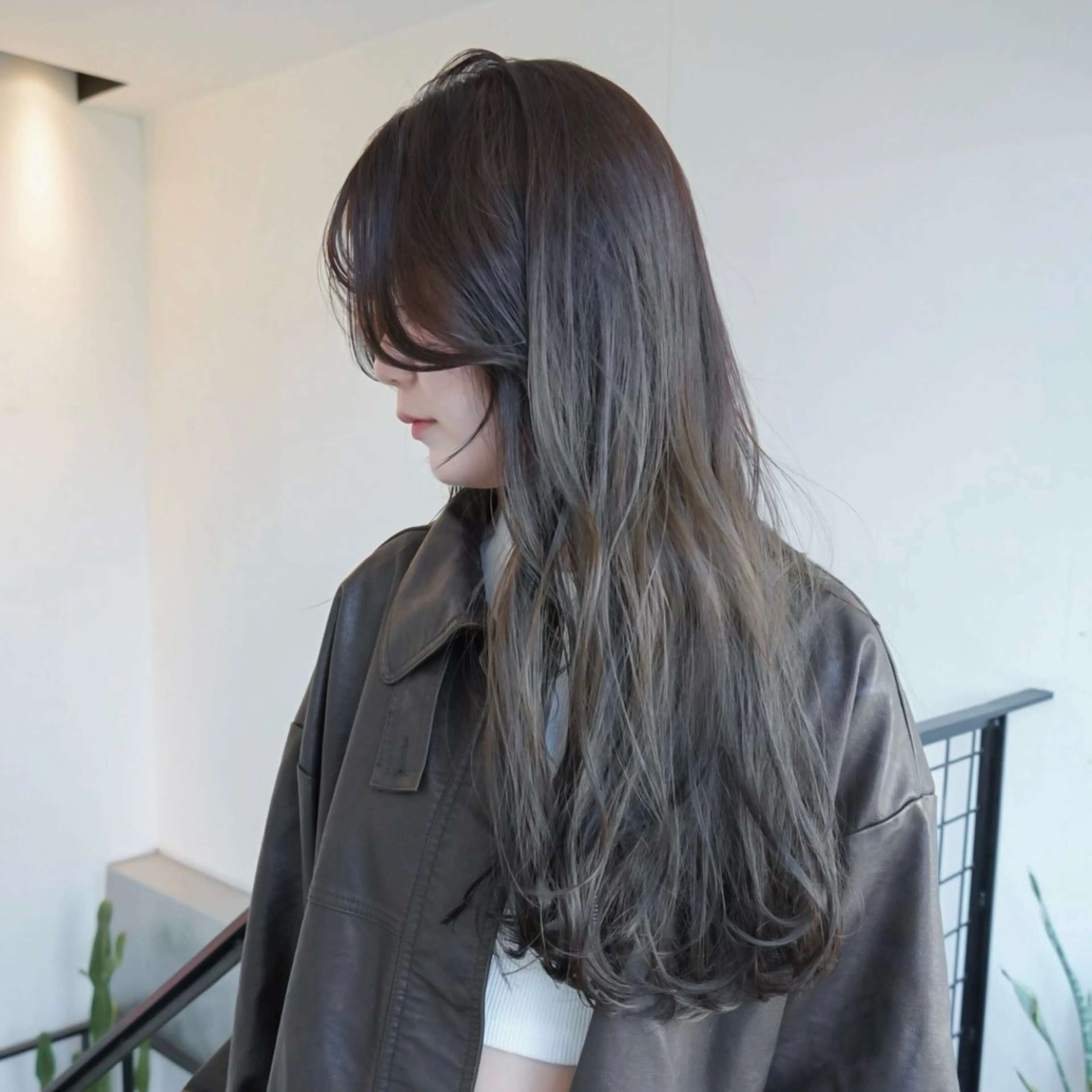 ロング カラー ブリーチ ケアブリーチ 透明感カラー イルミナカラー カット ヘアカラー トリートメント quon RYUYA /レイヤーのヘアスタイル