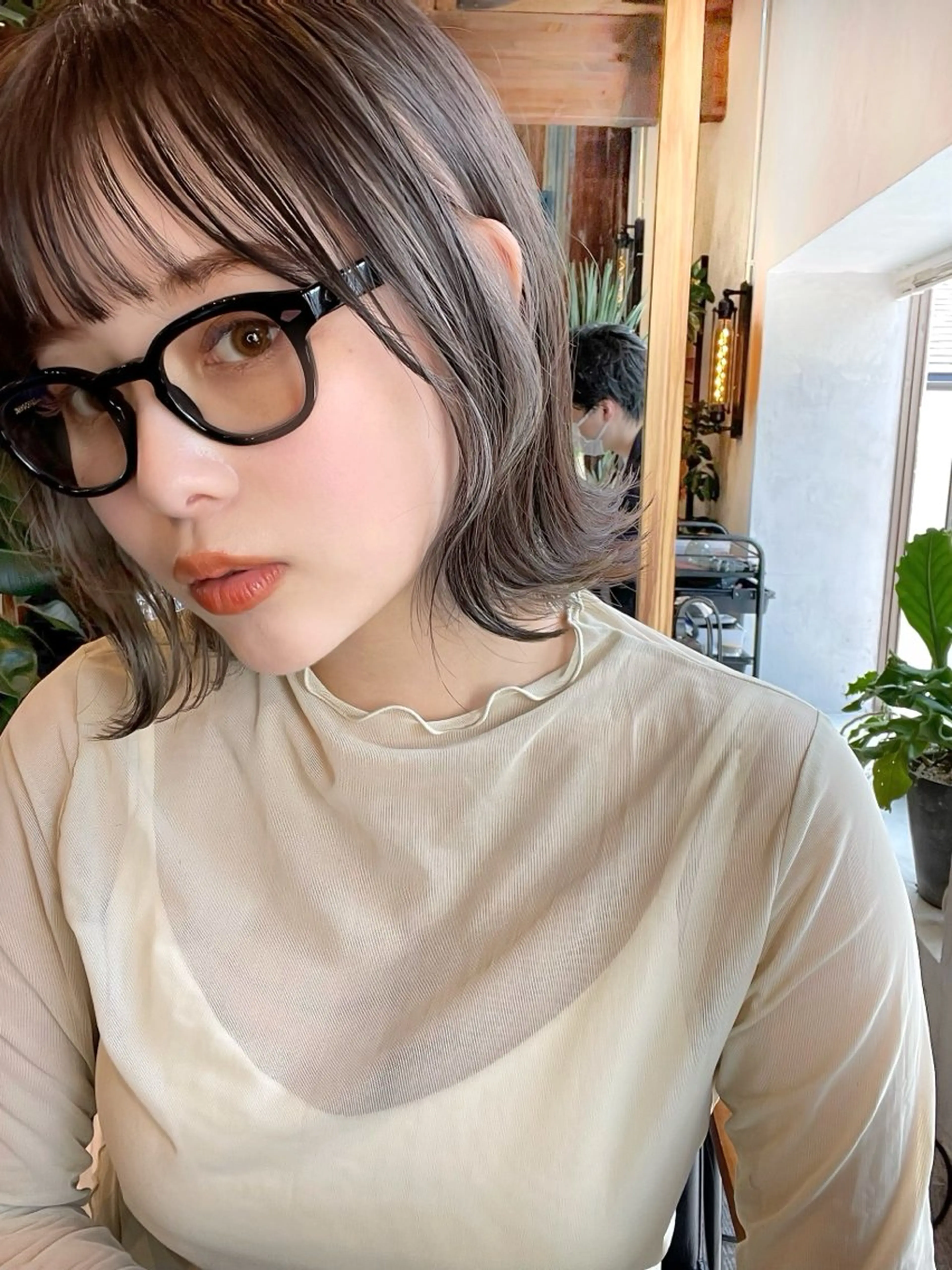 ミディアム カラー 切りっぱなしボブ ボブレイヤー ボブ くびれヘア 顔まわりレイヤー カット ヘアカラー 結べるレイヤーボブ くびれLady表参道のヘアスタイル