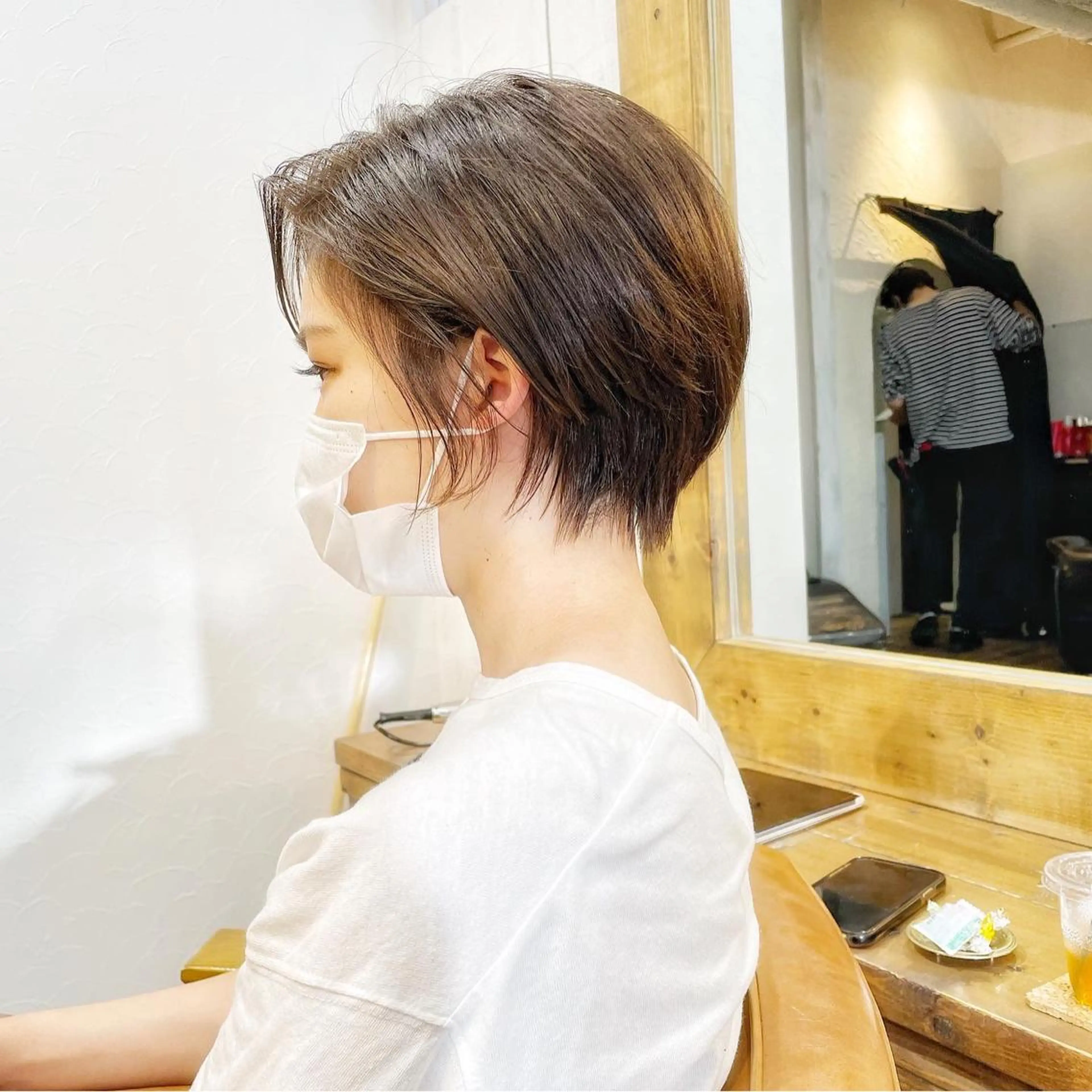 ショート カラー ショートレイヤー 丸みショート グラデーションカラー くびれヘア くせ毛 カット ヘアカラー トリートメント newline銀座所属・銀座ショート/ 大人ショート/金子涼のヘアスタイル