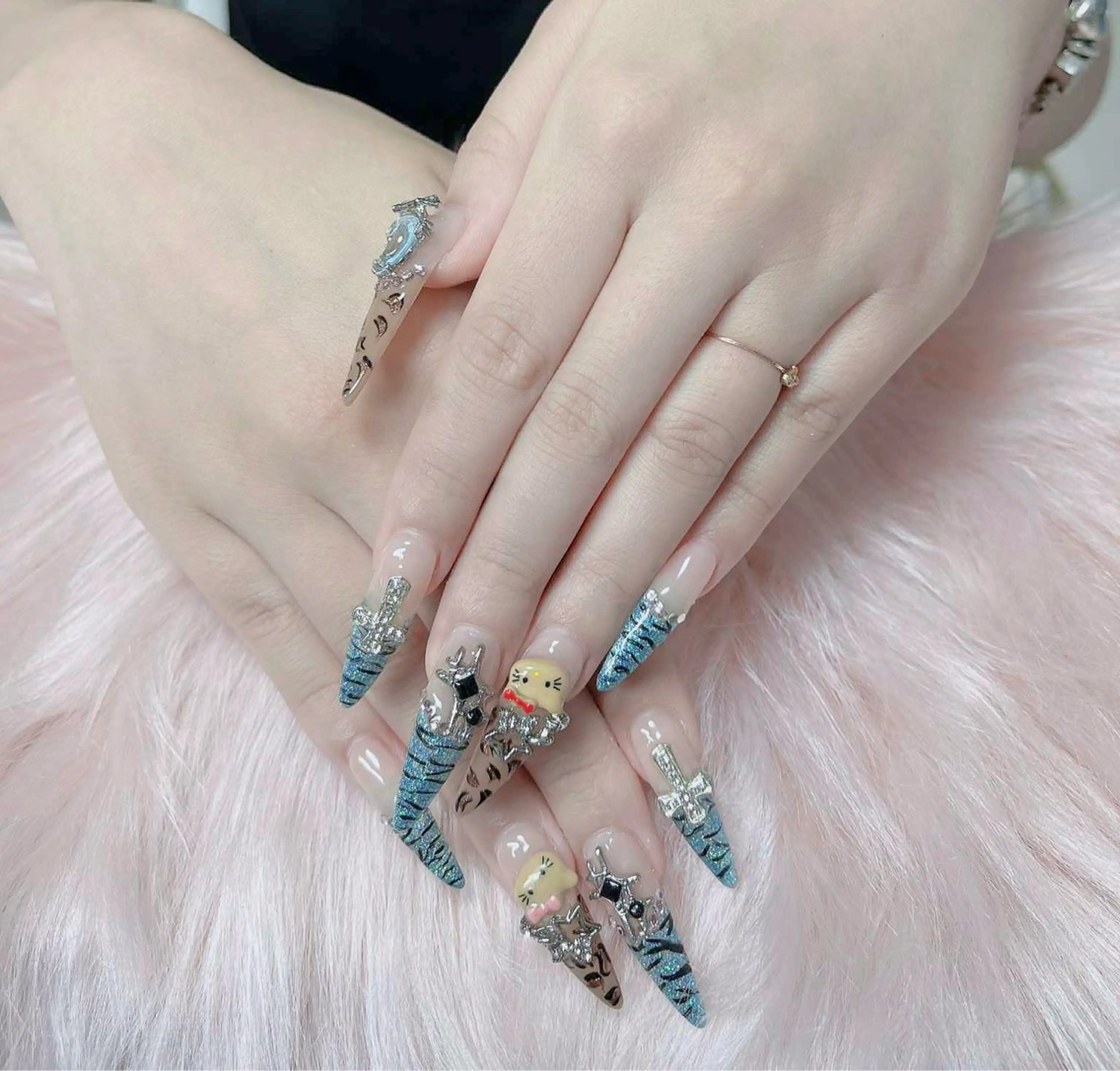 ネイル フレンチネイル ジェルネイル ガラスフレンチ ハロウィン ハート ハンドネイル H.baby Nail Salonのネイルデザイン