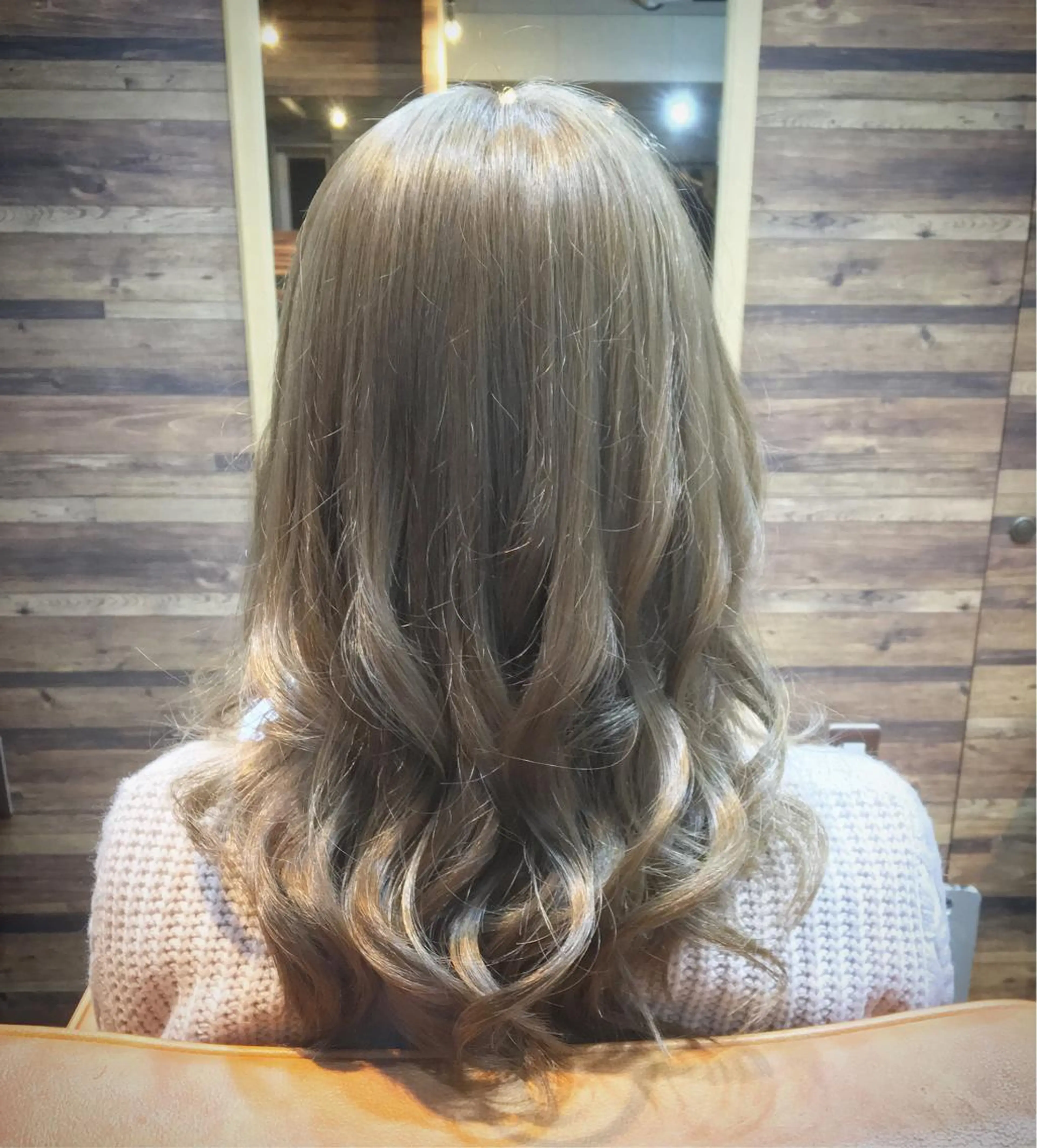 セミロング カラー ベージュカラー ブリーチ ミルクティーベージュ MITSU ✂️のヘアスタイル