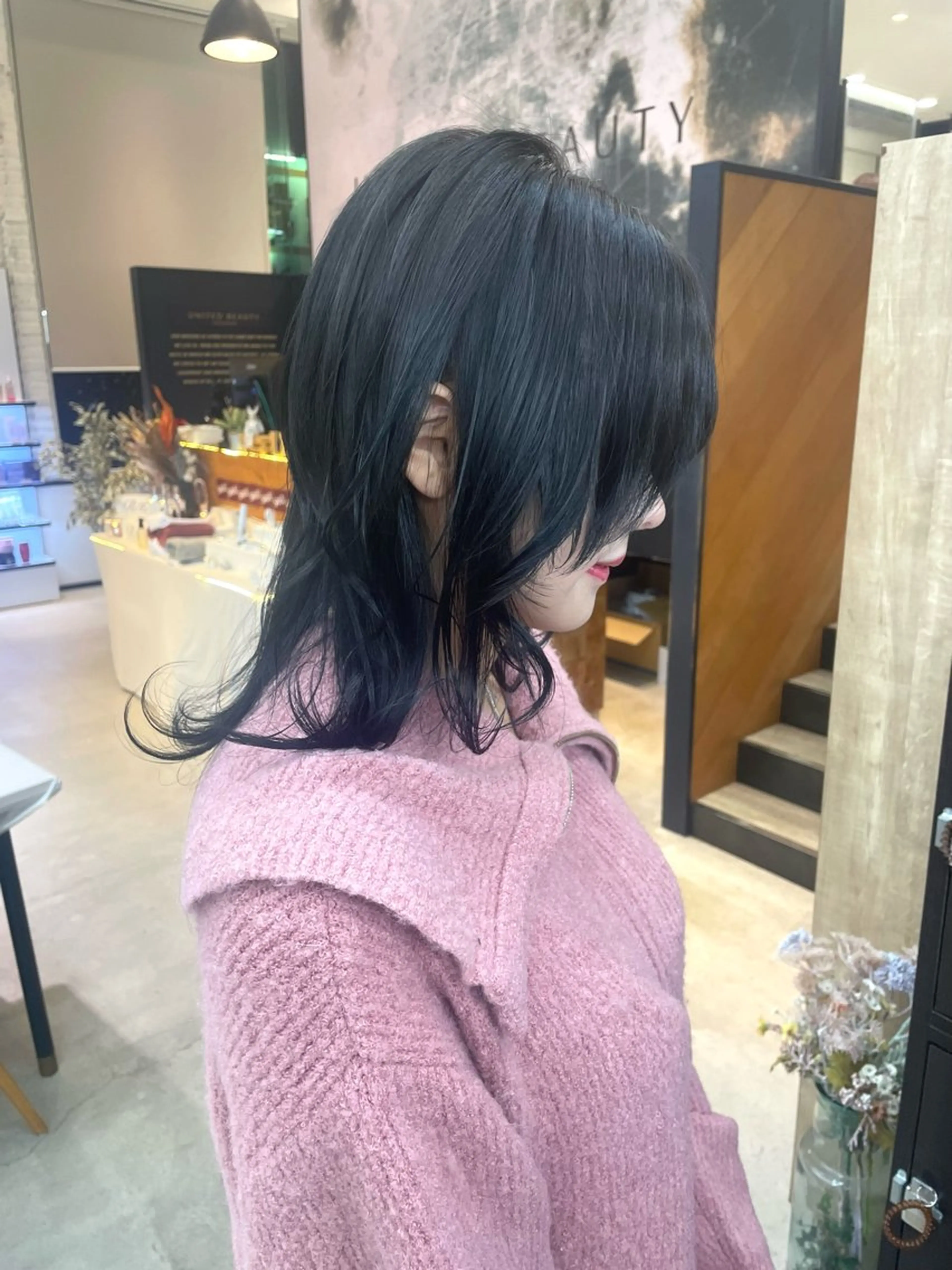 ミディアム レイヤーカット カット ヘアカラー テラダ ユウシンのヘアスタイル