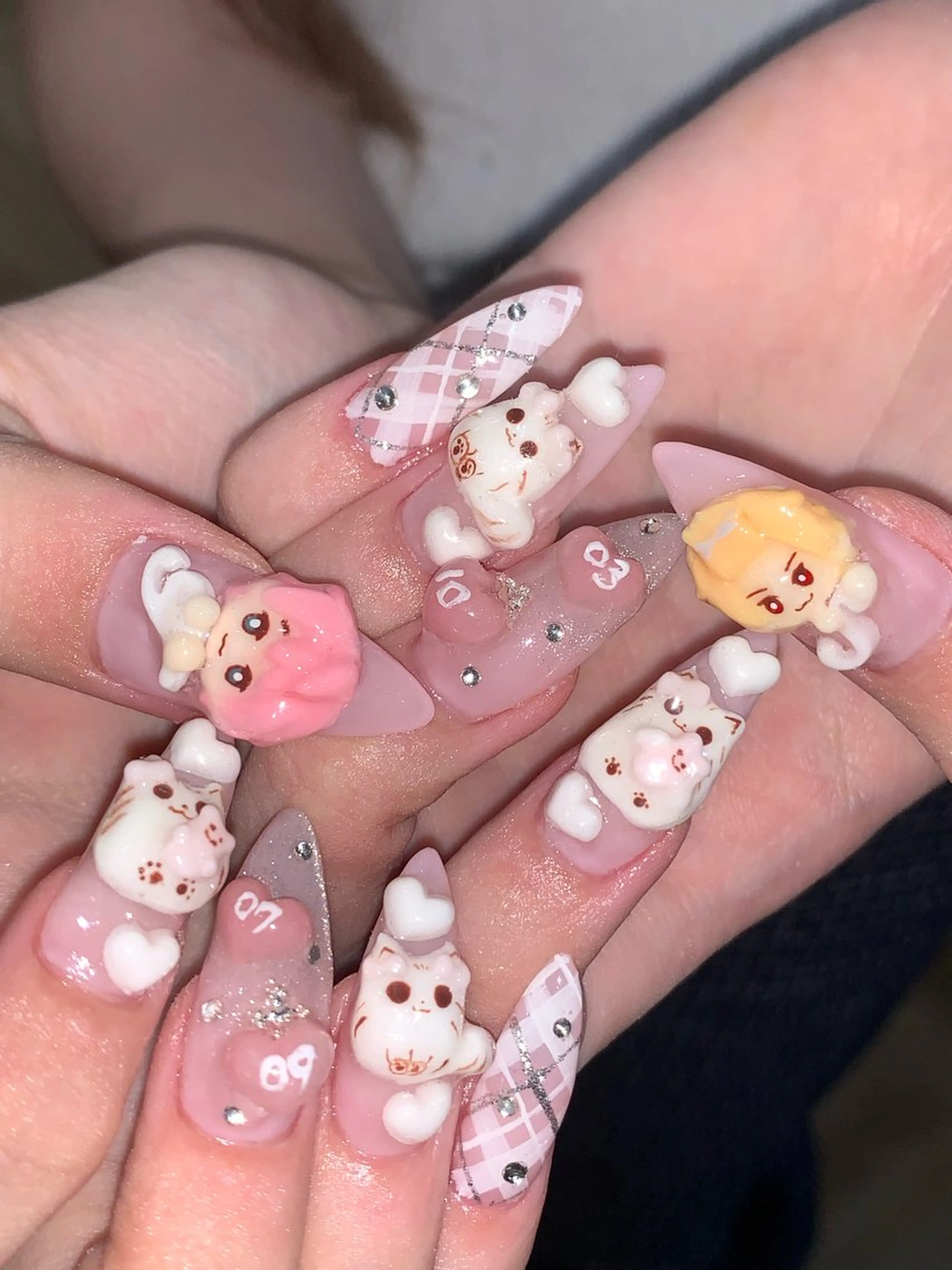 ネイル ハンドネイル NES NAIL所属・さゆり￤推しキャラ ￤ロングネイル🩷のネイルデザイン