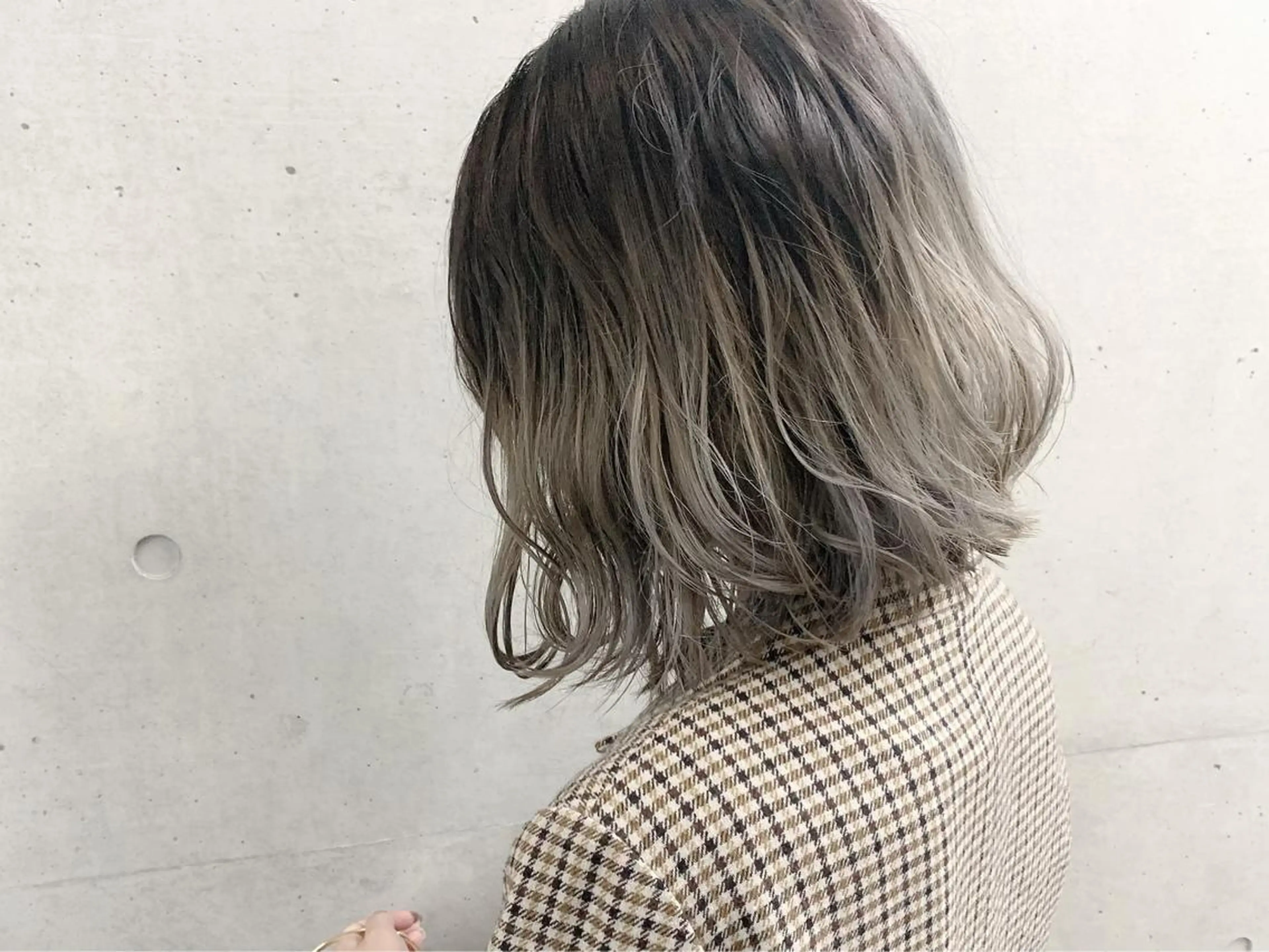 ミディアム カラー グラデーションカラー ボブ EMANON天神所属・Hitomi Ezakiのヘアスタイル