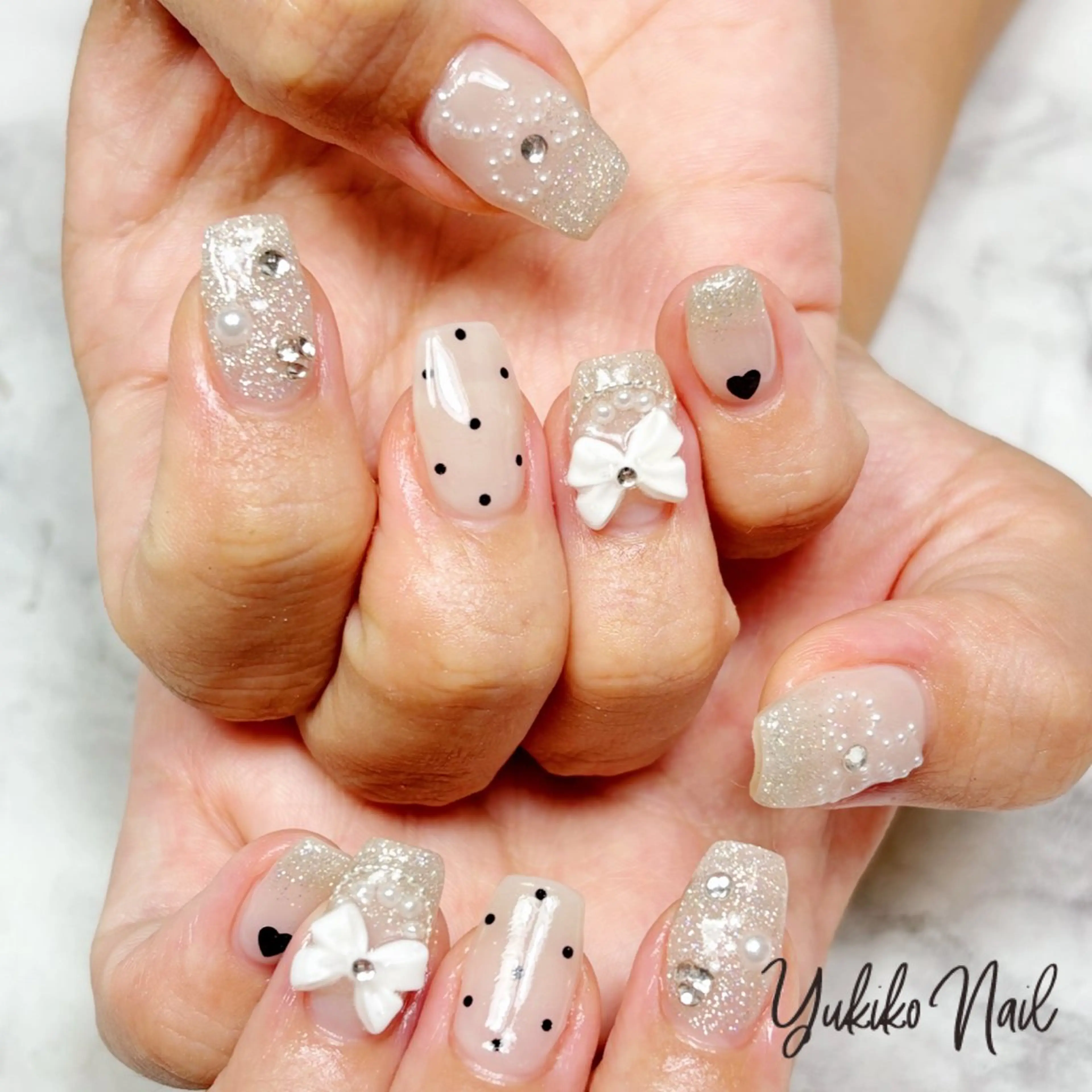 ネイル ドット ガーリー 韓国ネイル リボン ワンホンネイル ハンドネイル ユキコ ネイルのネイルデザイン