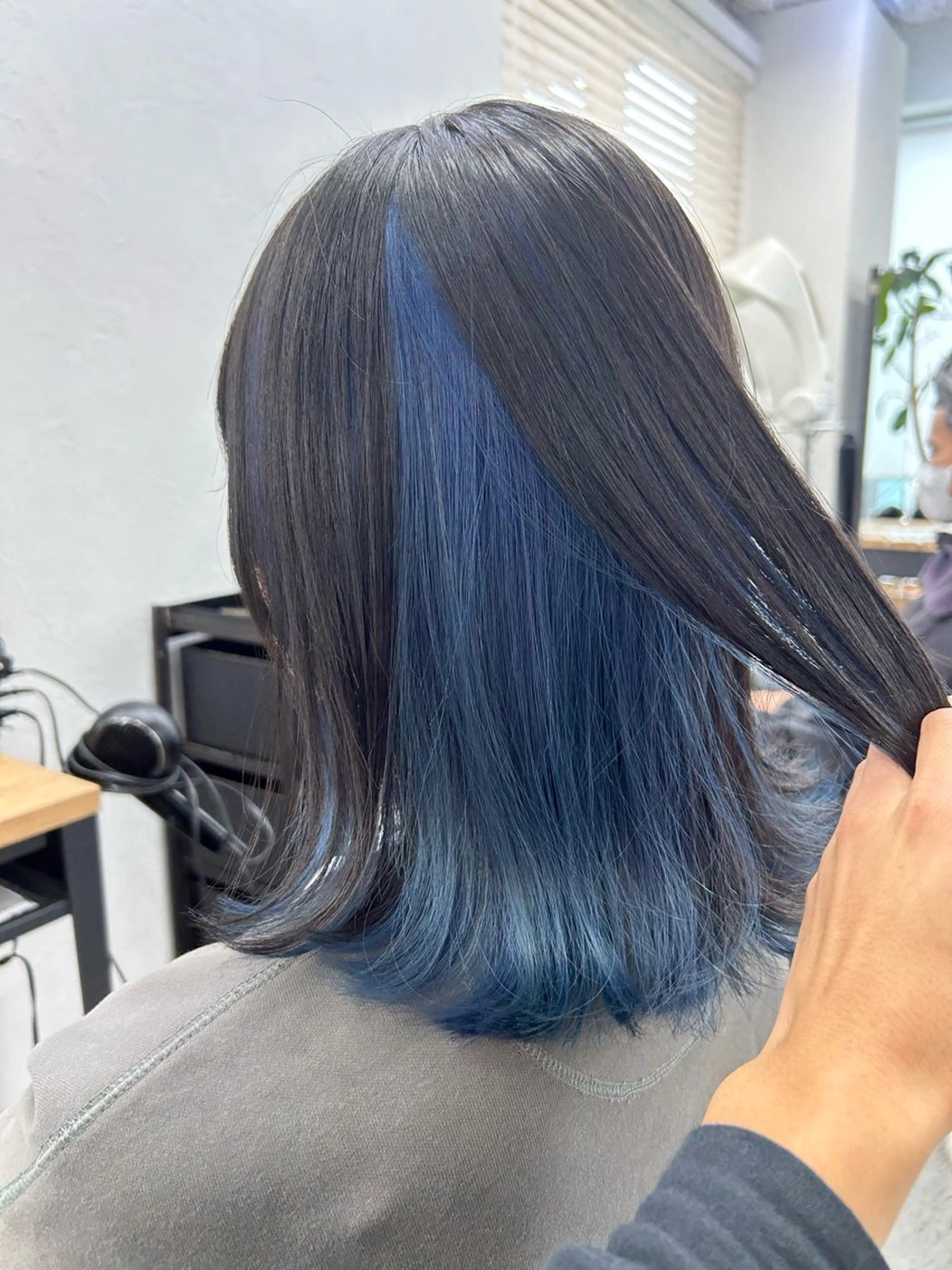 ミディアム カラー ブリーチ ケアブリーチ イヤリングカラー インナーカラー トリートメント ヘアカラー トリートメント ヘアセット RYOSUKE ハイトーンのヘアスタイル