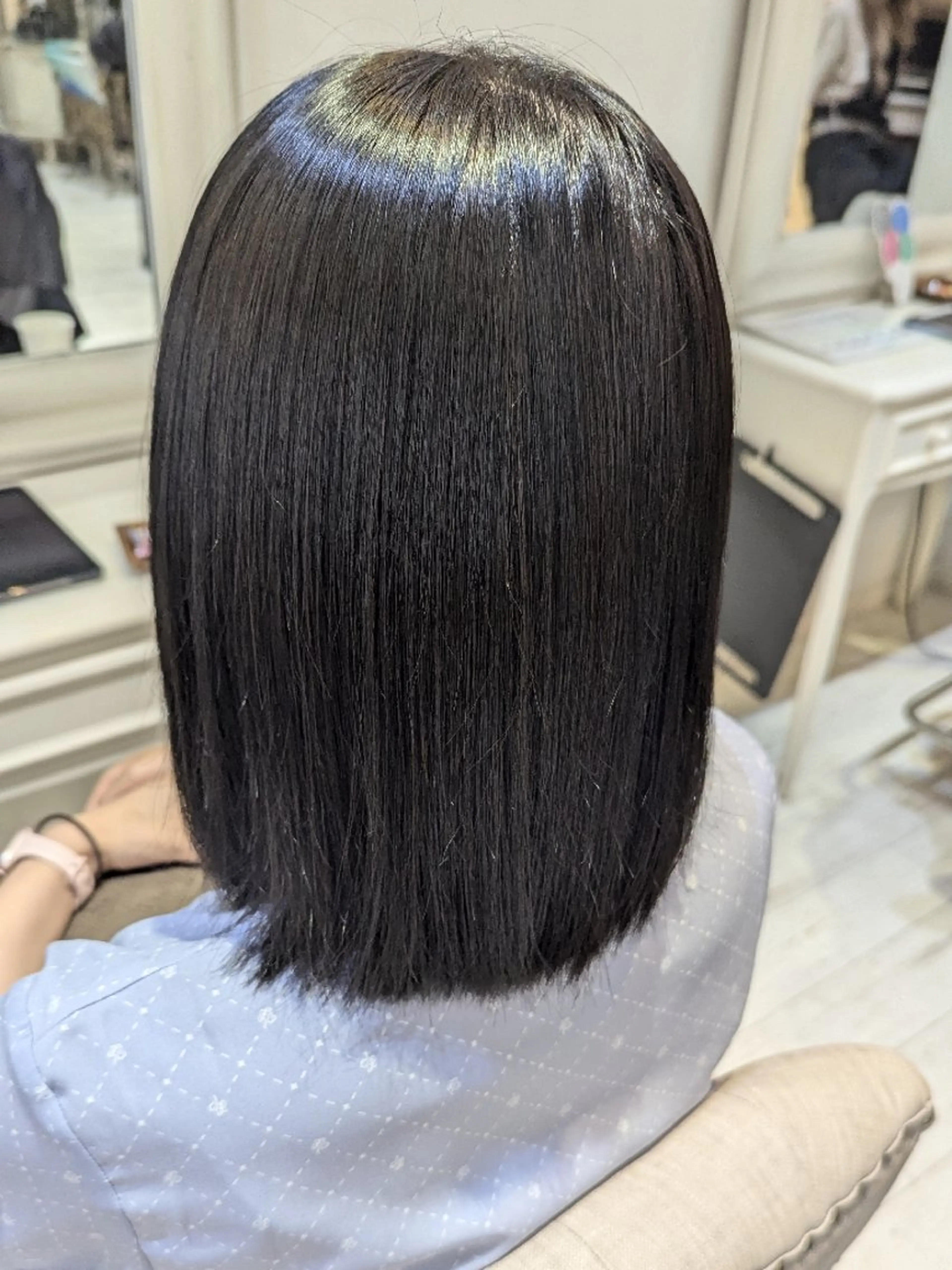 ミディアム カラー 黒髪 ブルーカラー ブルーブラック 透明感カラー 🩶MIYU🩶 うるつやカラー୨୧のヘアスタイル