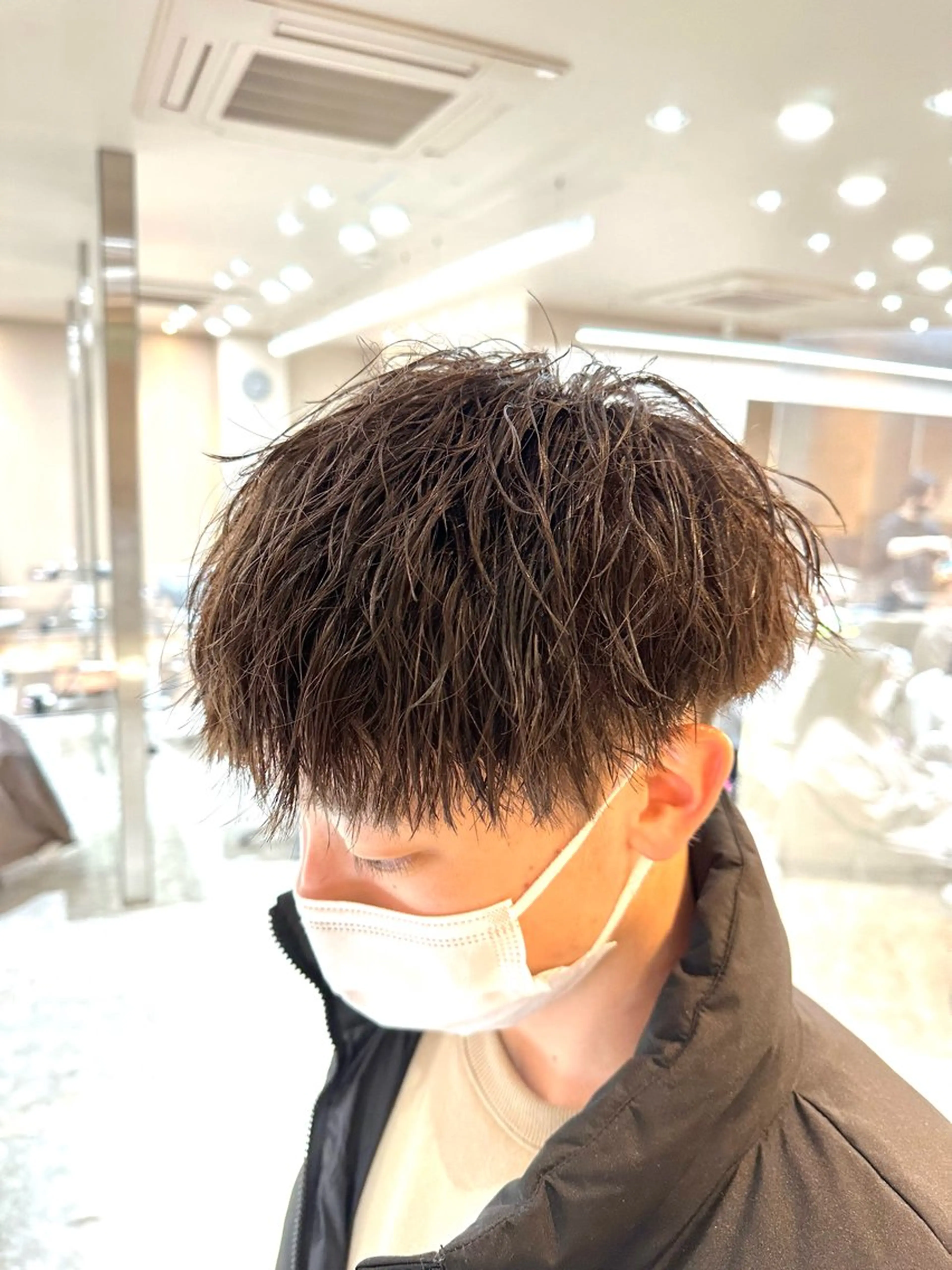 パーマ メンズ アップバング マッシュ メンズパーマ メンズツイストパーマ ツイストスパイラルパーマ 心斎橋本町メンズ 美容師ユースケのヘアスタイル