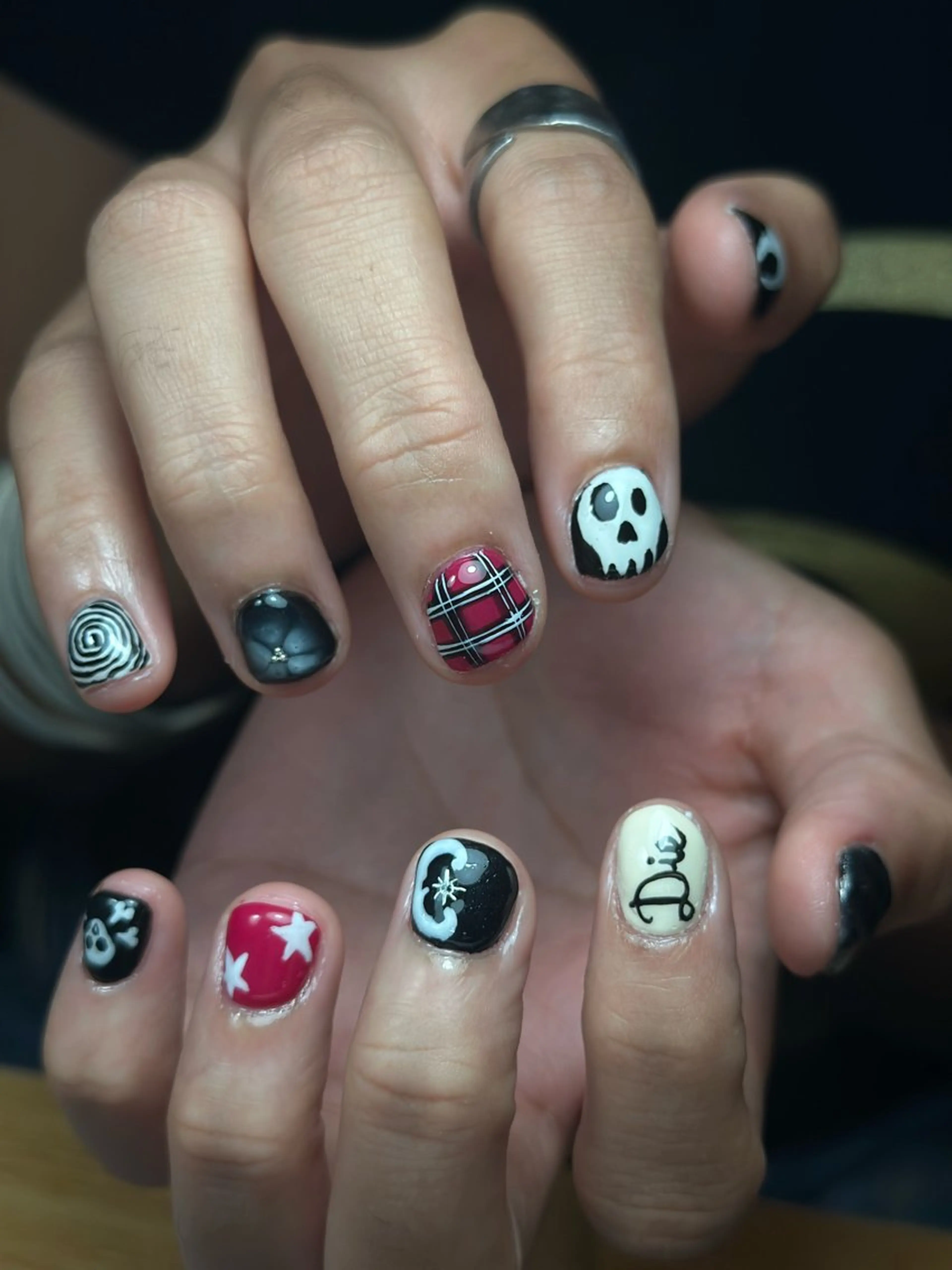 ネイル 韓国ネイル シンプルネイル ワンホンネイル ハンドネイル CoMo Nail Studio所属・CoMo Nailのネイルデザイン