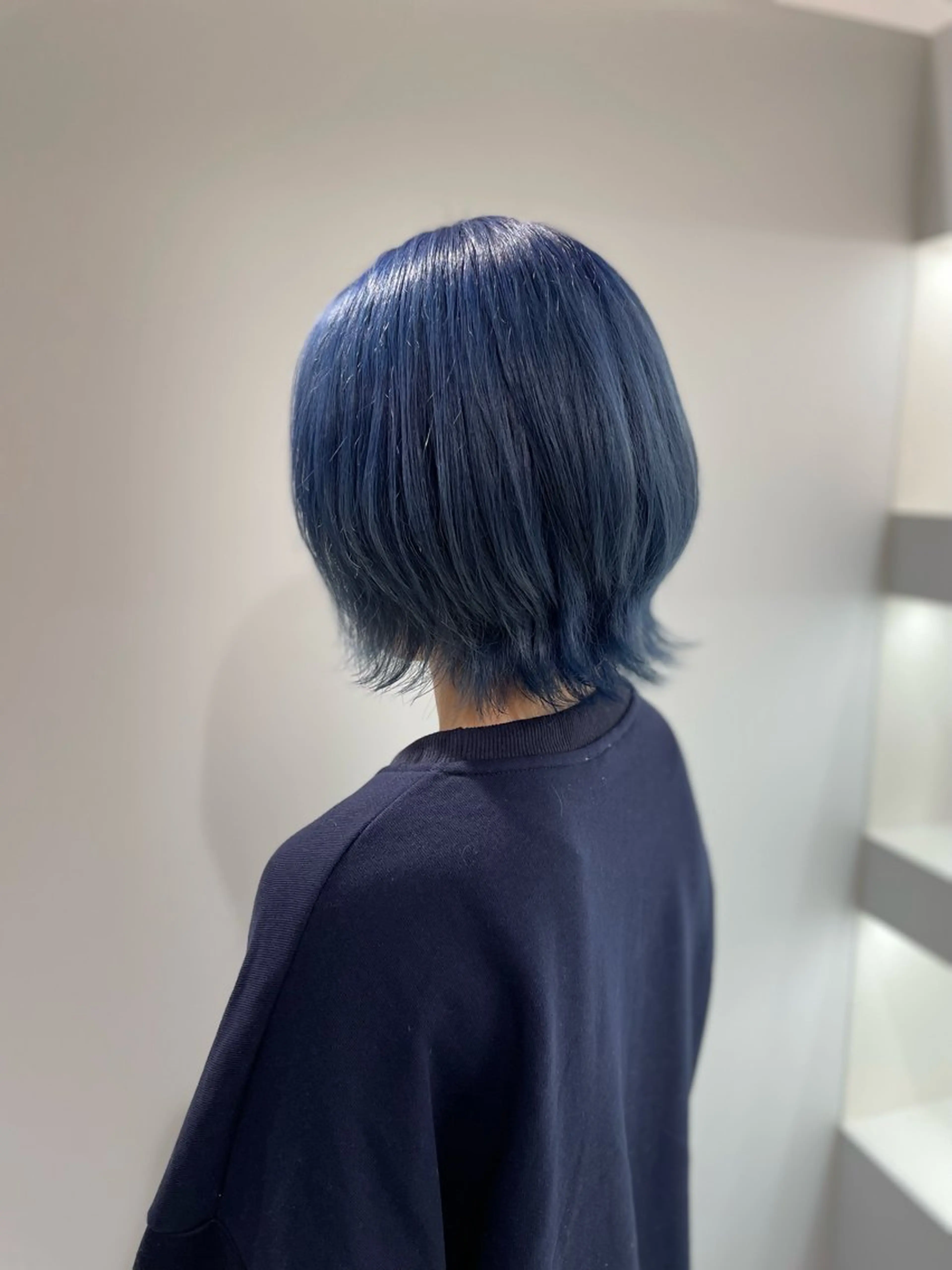 ミディアム カラー ブリーチ ブルーカラー トリートメント 小磯 維織のヘアスタイル