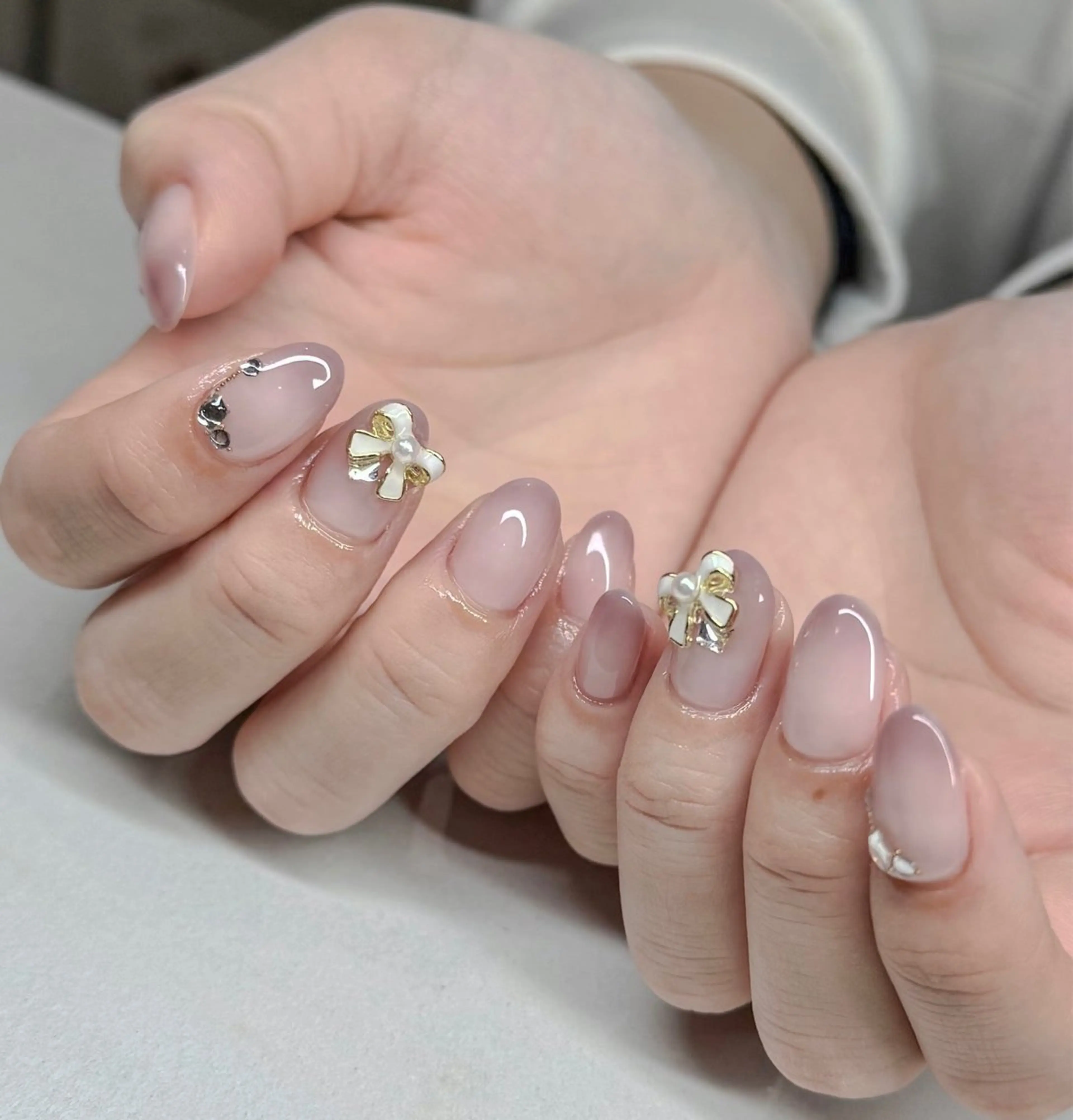 ネイル ストーンネイル ハンドネイル ハンドケア num-fi Aiのネイルデザイン