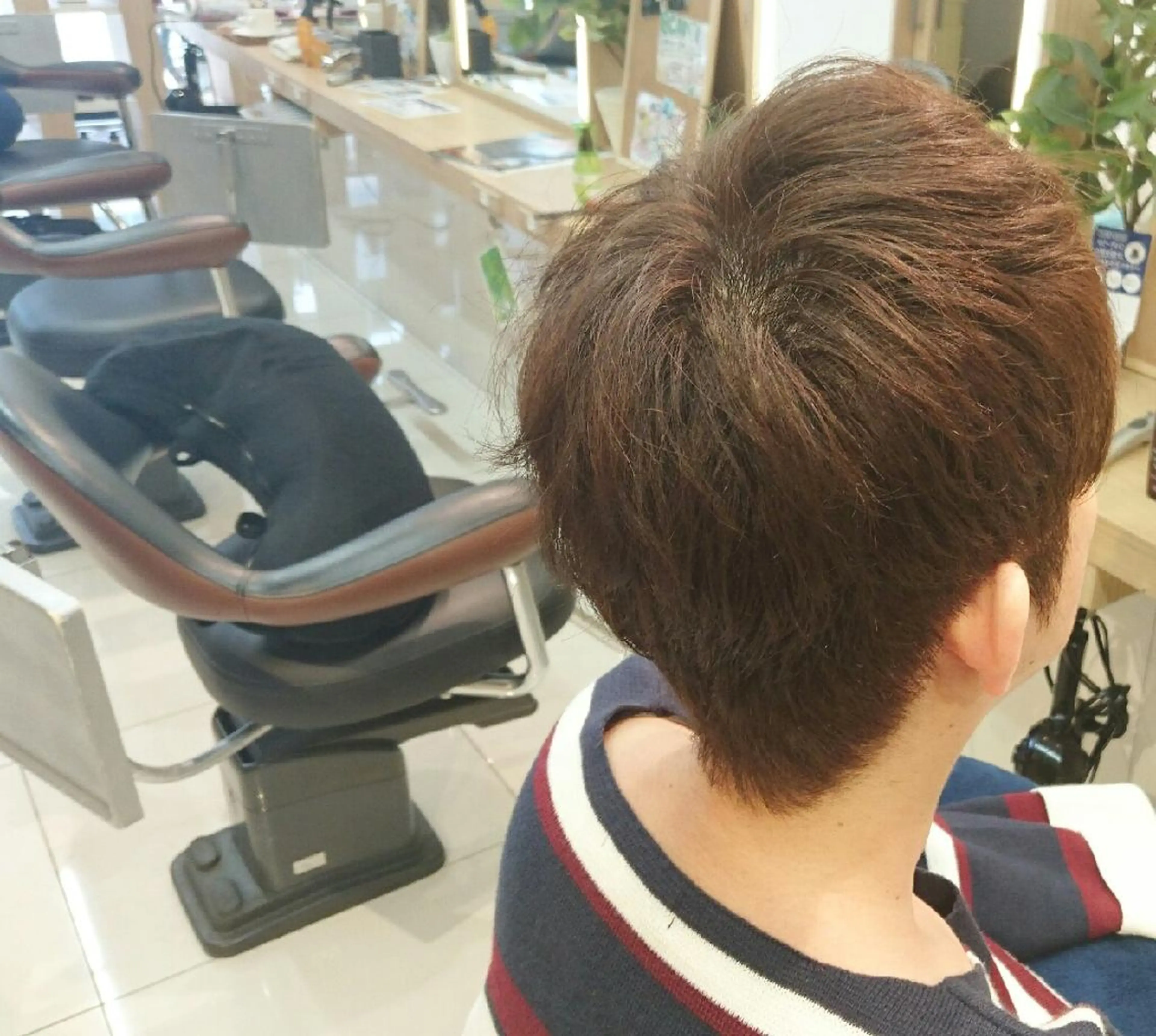 ショート カラー 透明感ハイライト◎ 伊藤夏海のヘアスタイル