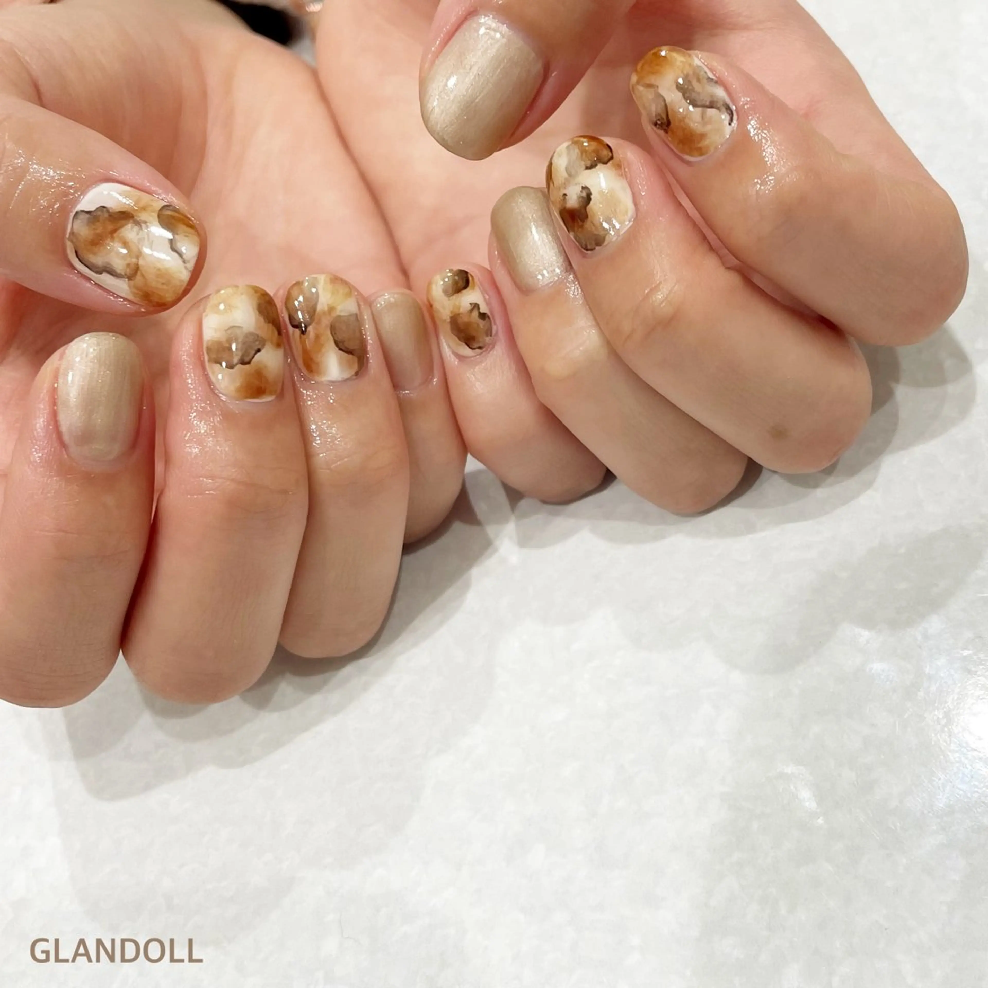 ネイル ニュアンスネイル ハンドネイル GLANDOLL YURIのネイルデザイン