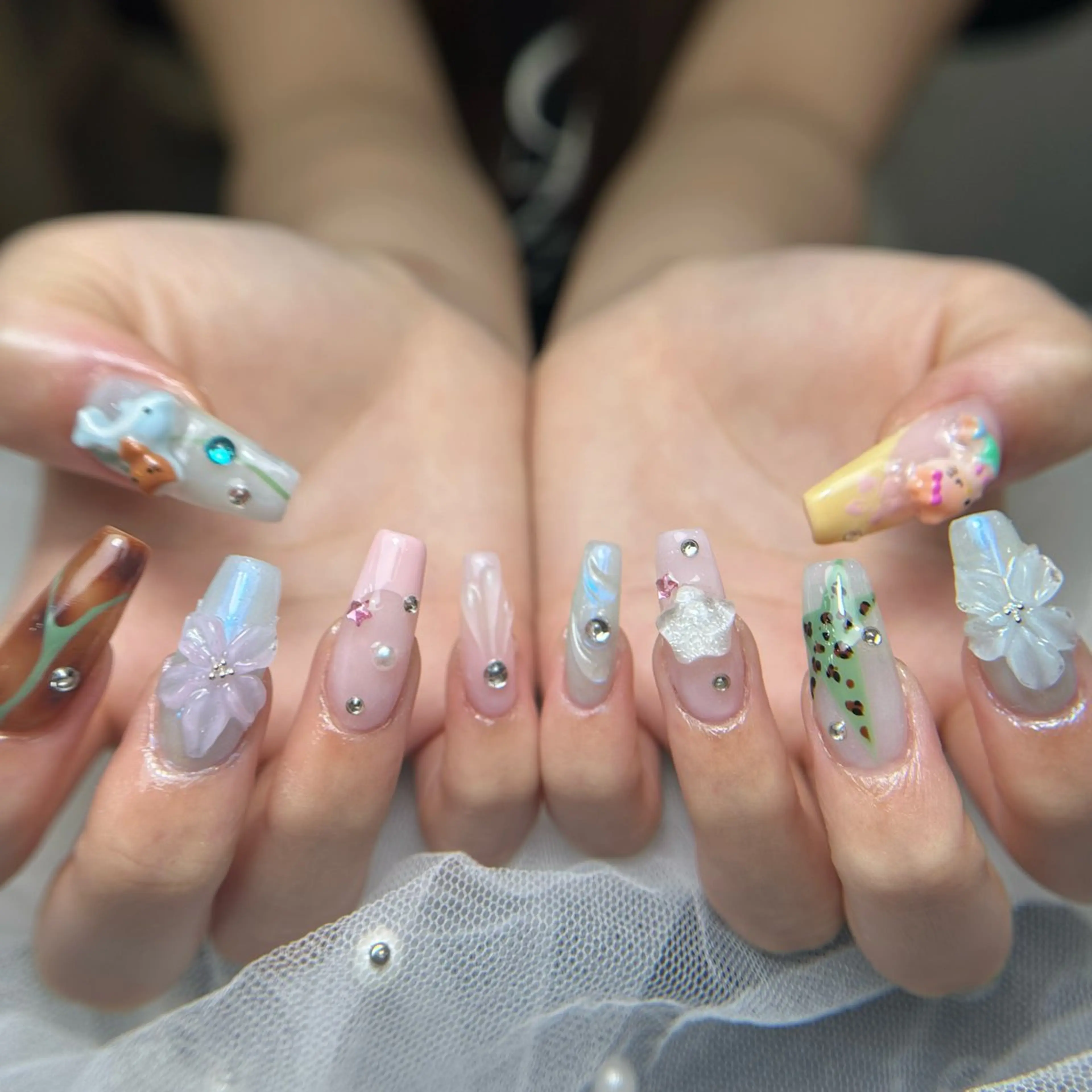 ネイル フレンチネイル グラデーション 韓国ネイル マグネットネイル シンプルネイル ハンドネイル CoMo Nail Studio所属・CoMo Nailのネイルデザイン